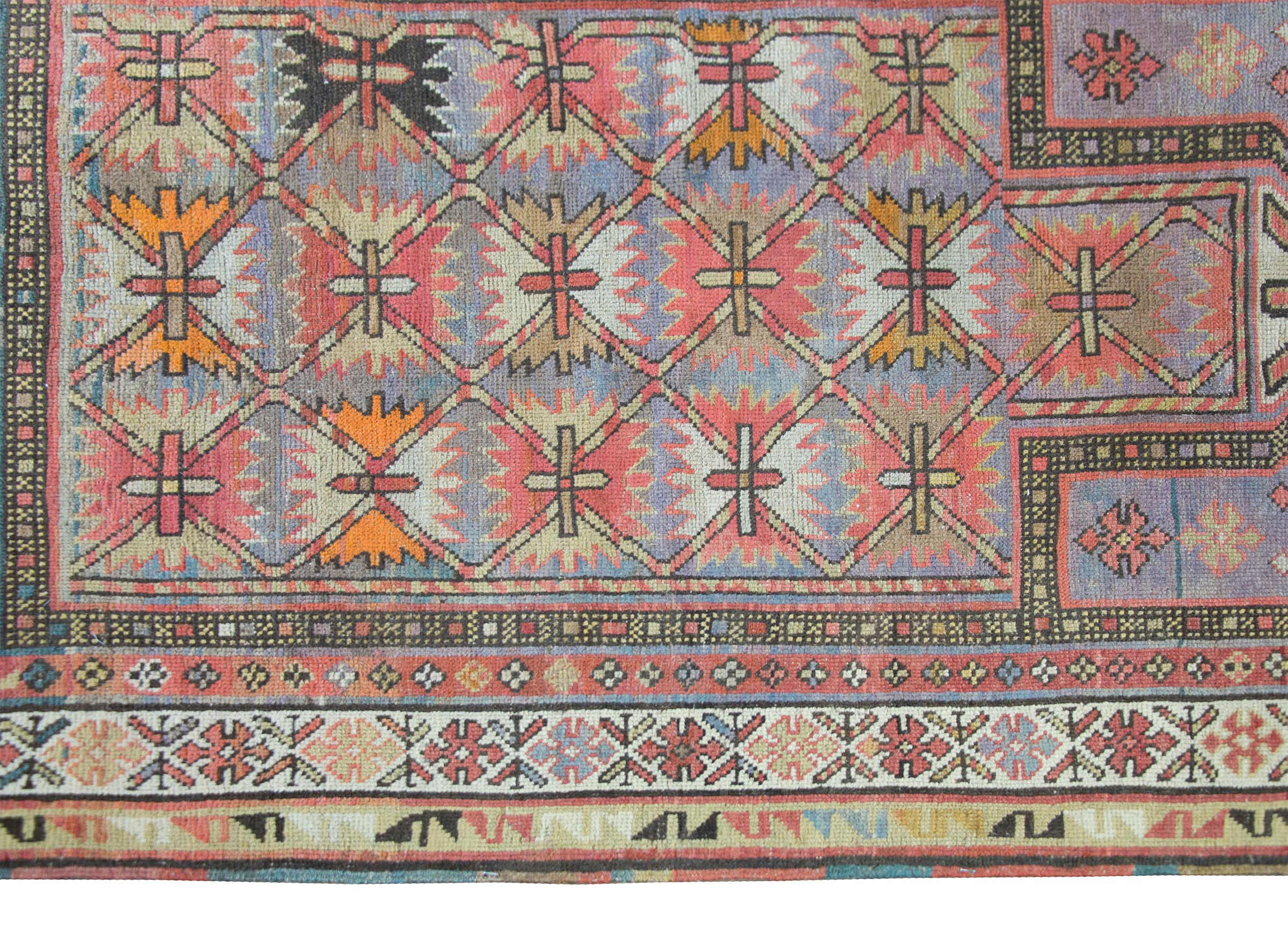 Aserbaidschanischer Kuba-Teppich aus dem frühen 20. (Handgeknüpft) im Angebot