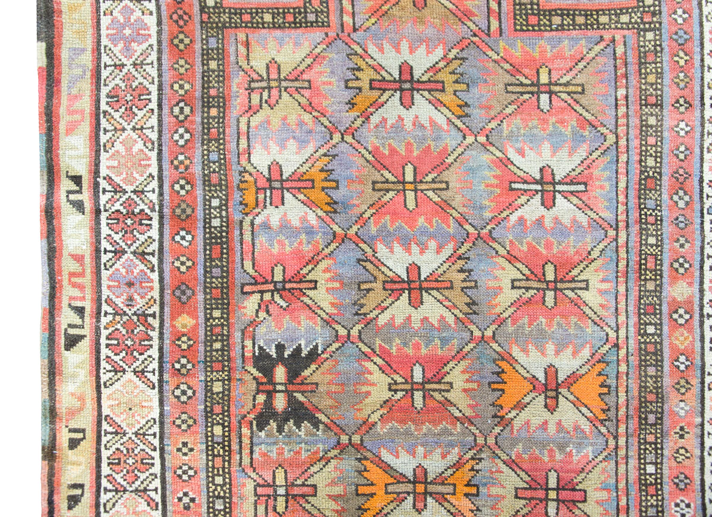 Aserbaidschanischer Kuba-Teppich aus dem frühen 20. (Frühes 20. Jahrhundert) im Angebot
