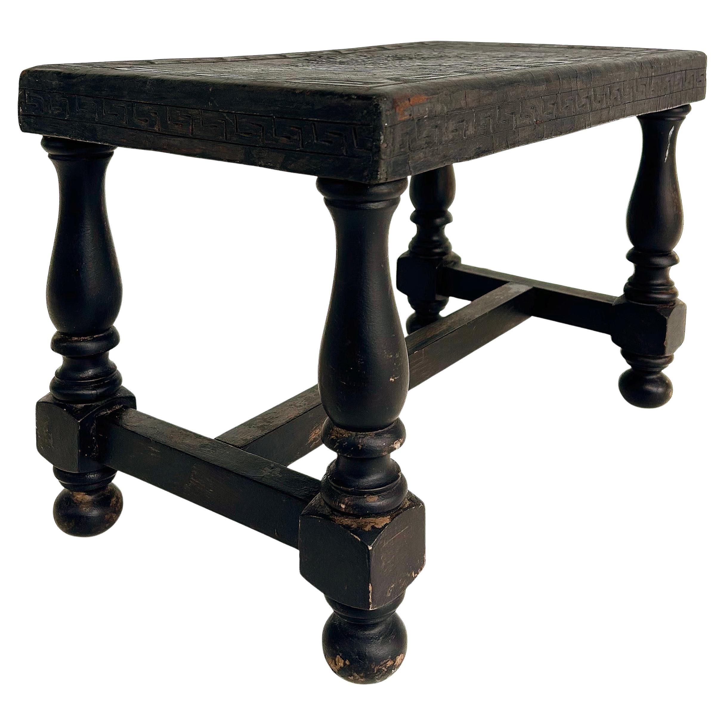 Banc en bois et cuir tolélé aztèque du début du 20e siècle, design en forme de clé grecque en vente