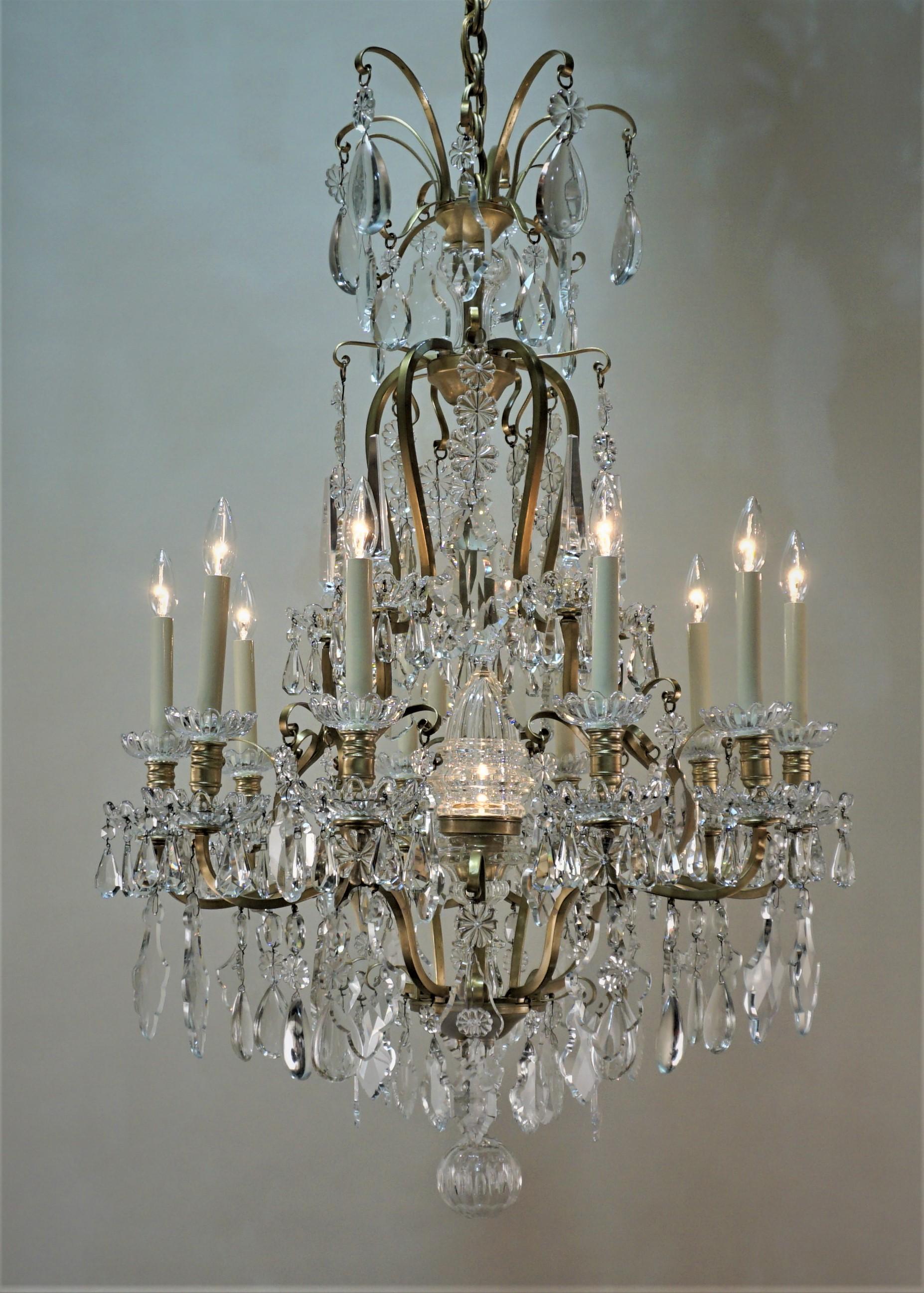 French  Early 20th Century Baccarat Crystal and Bronze Chandelier 