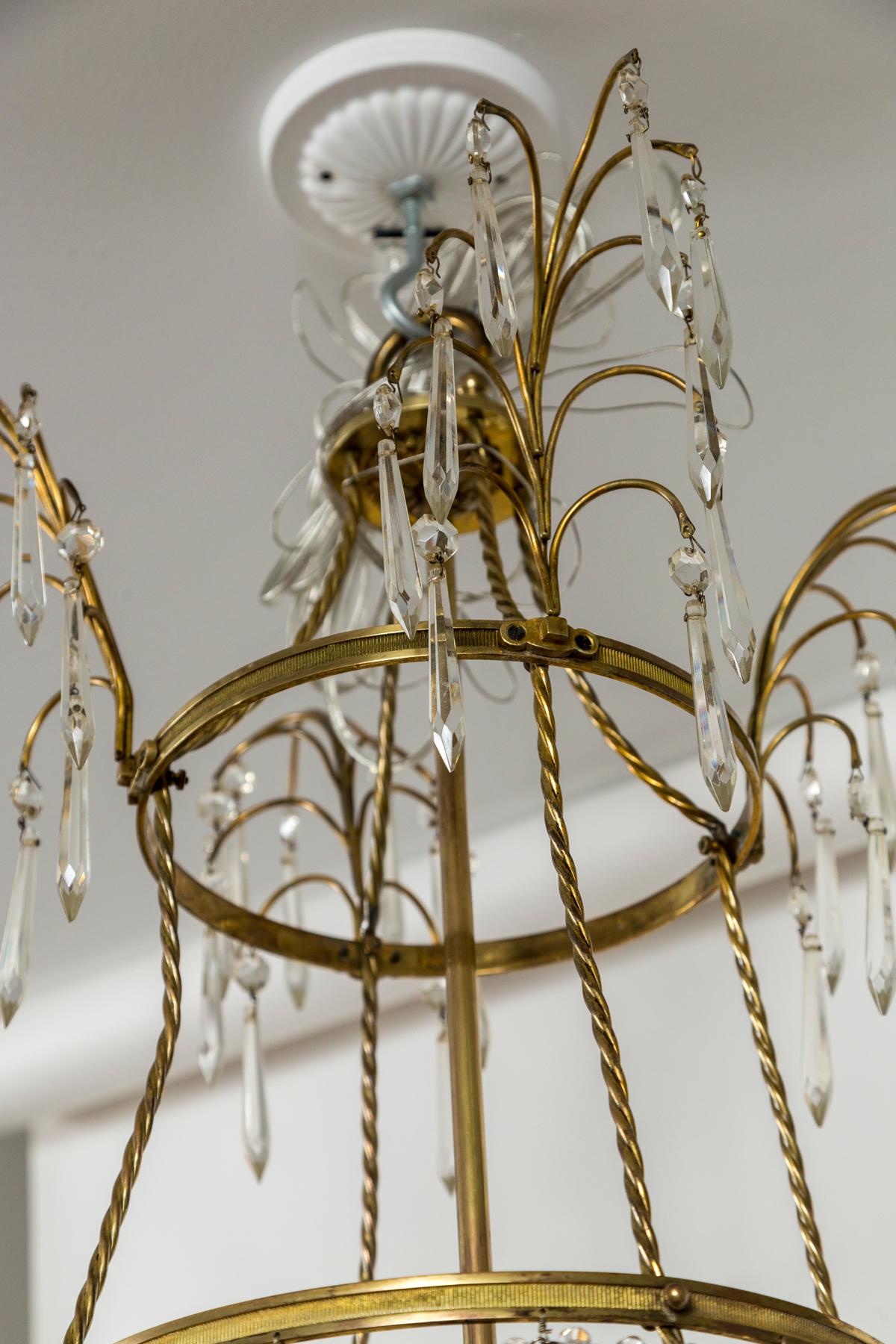 Early 20th Century Baltic Russian Neoclassical Brass and Crystal Chandelier For Sale 4