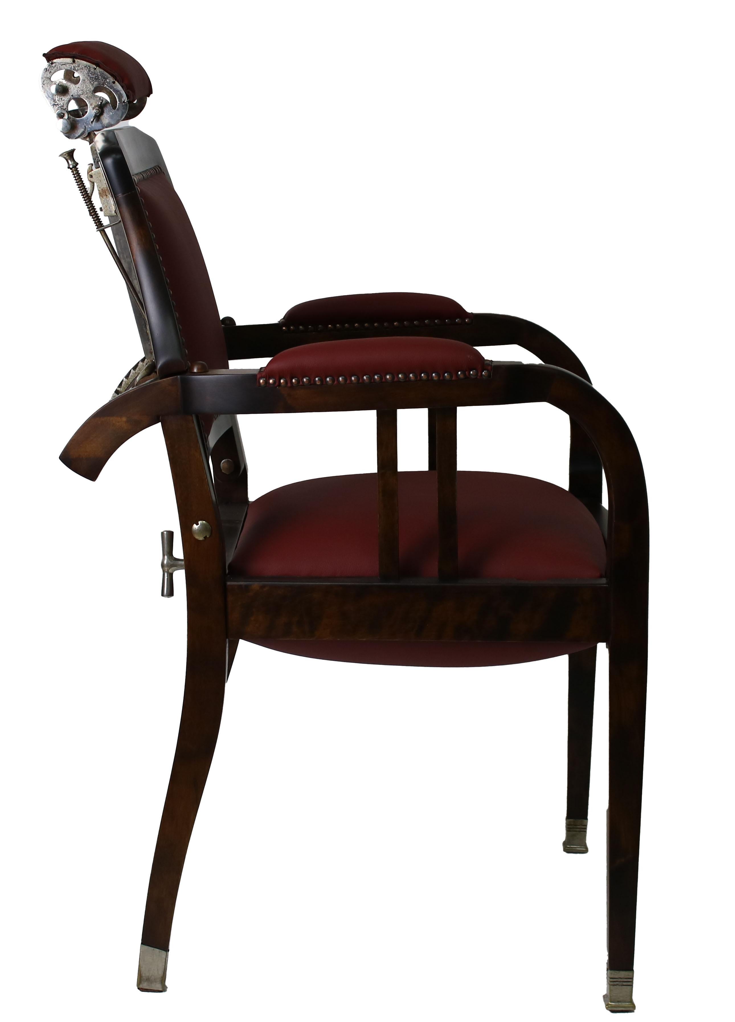Barber Sessel des frühen 20. Jahrhunderts (Bauhaus) im Angebot
