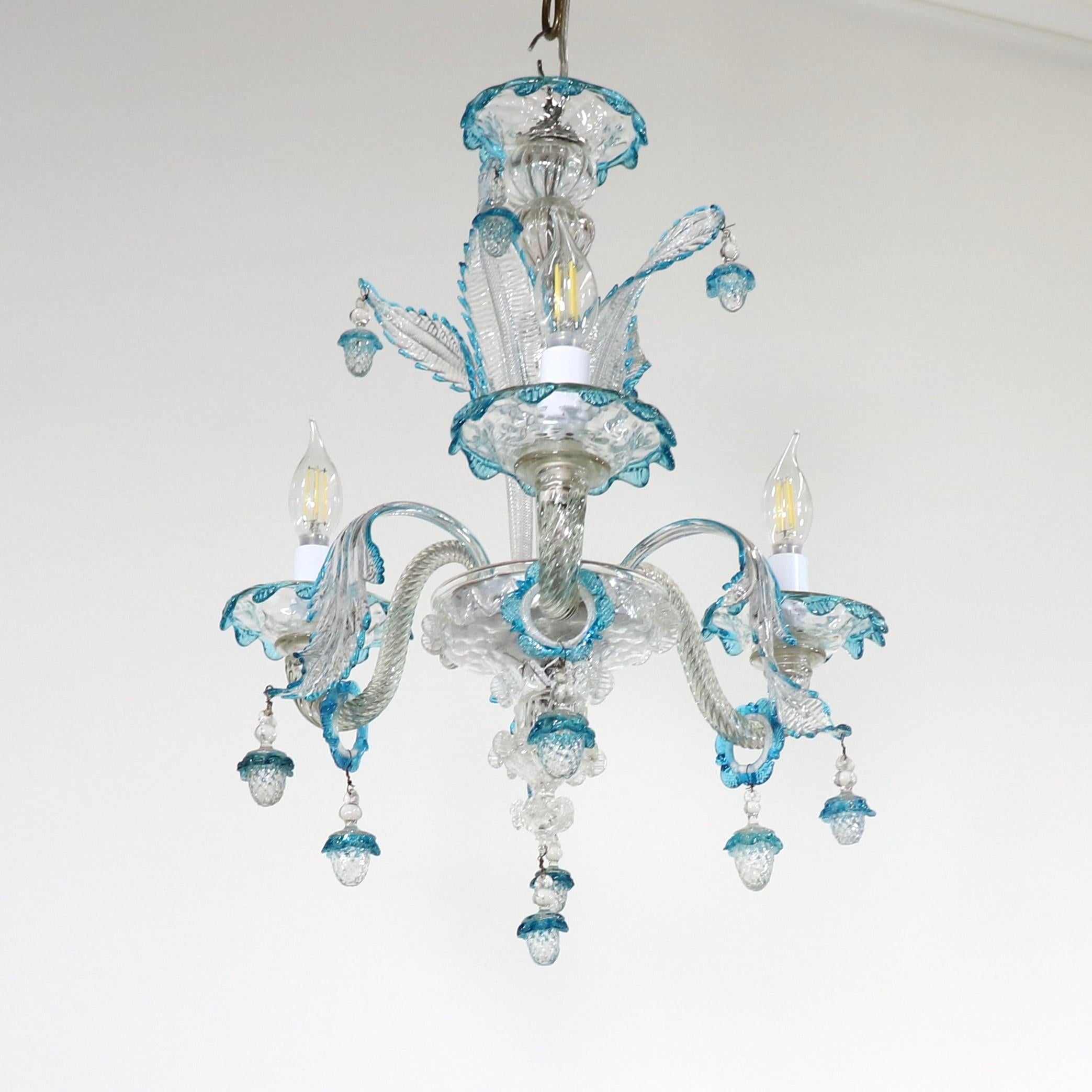Hand-Crafted Early 20th Century Baroque Style Cristallo and Azure Murano Chandelier For Sale