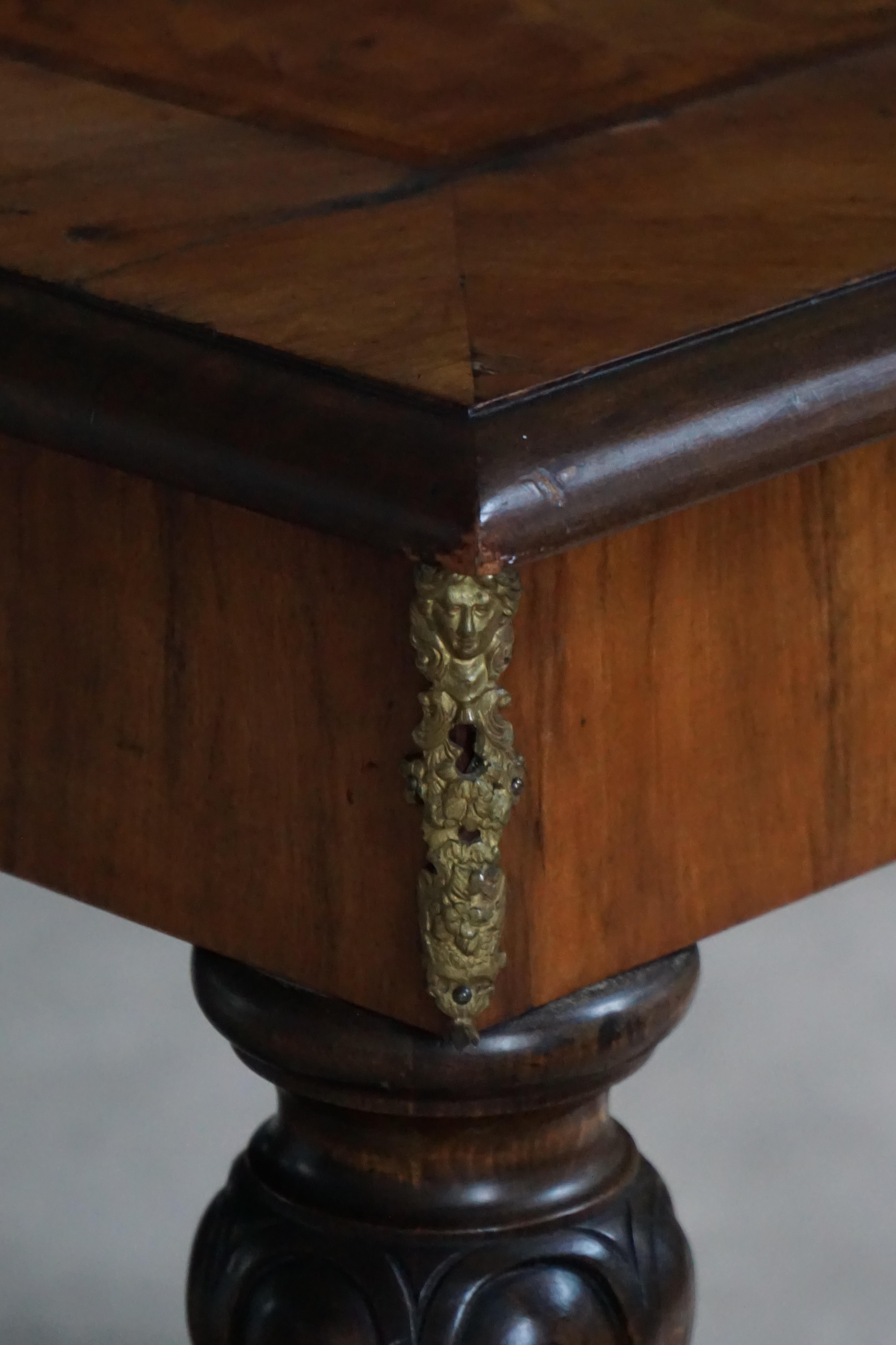 Laiton Début du 20e siècle, bureau de style baroque, réalisé par un ébéniste danois en vente