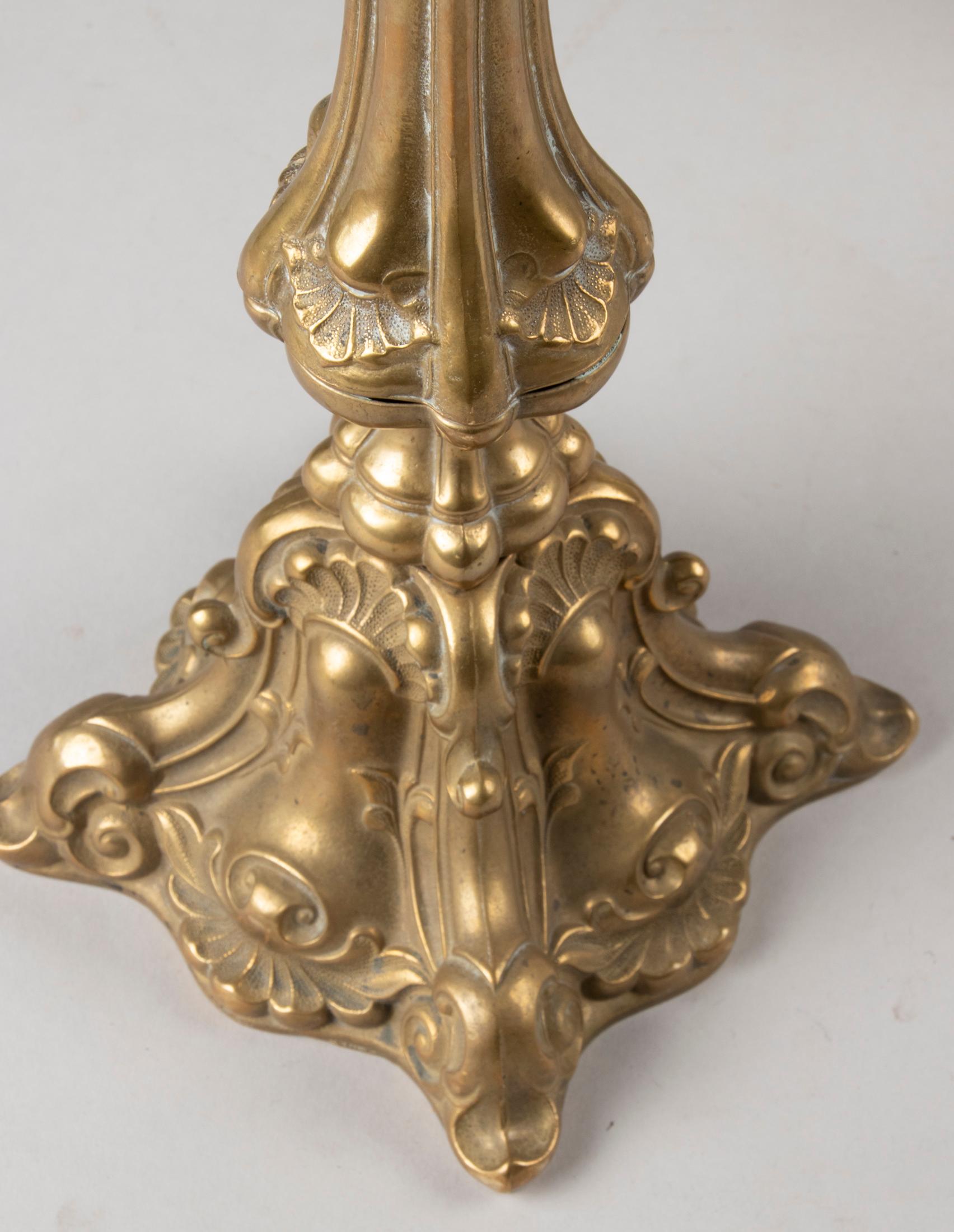 Early 20th Century Baroques Style Brass Candlesticks 7