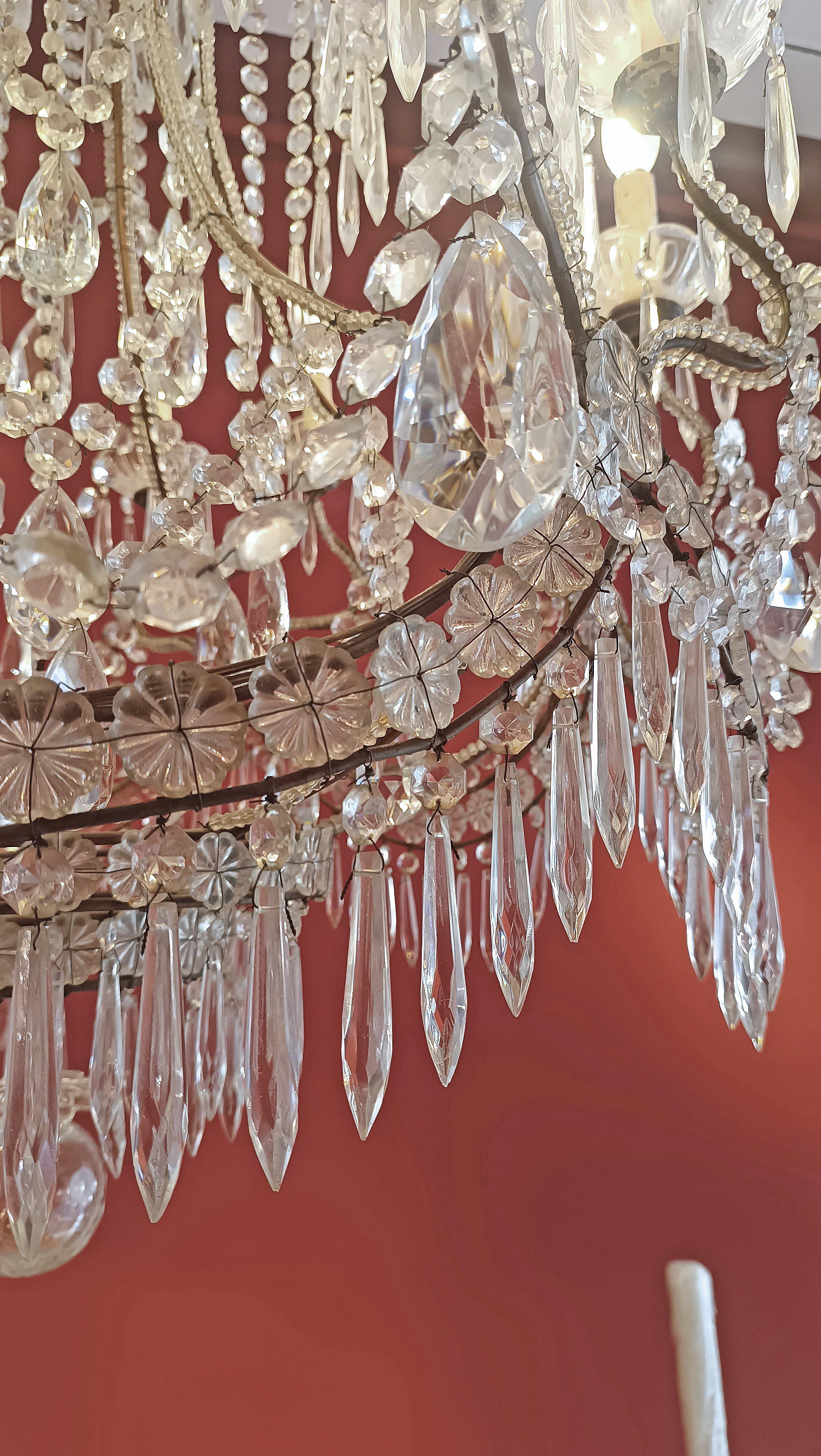 EARLY 20th CENTURY BASKET CHANDELIER CRYSTALS AND GLASS en vente 4