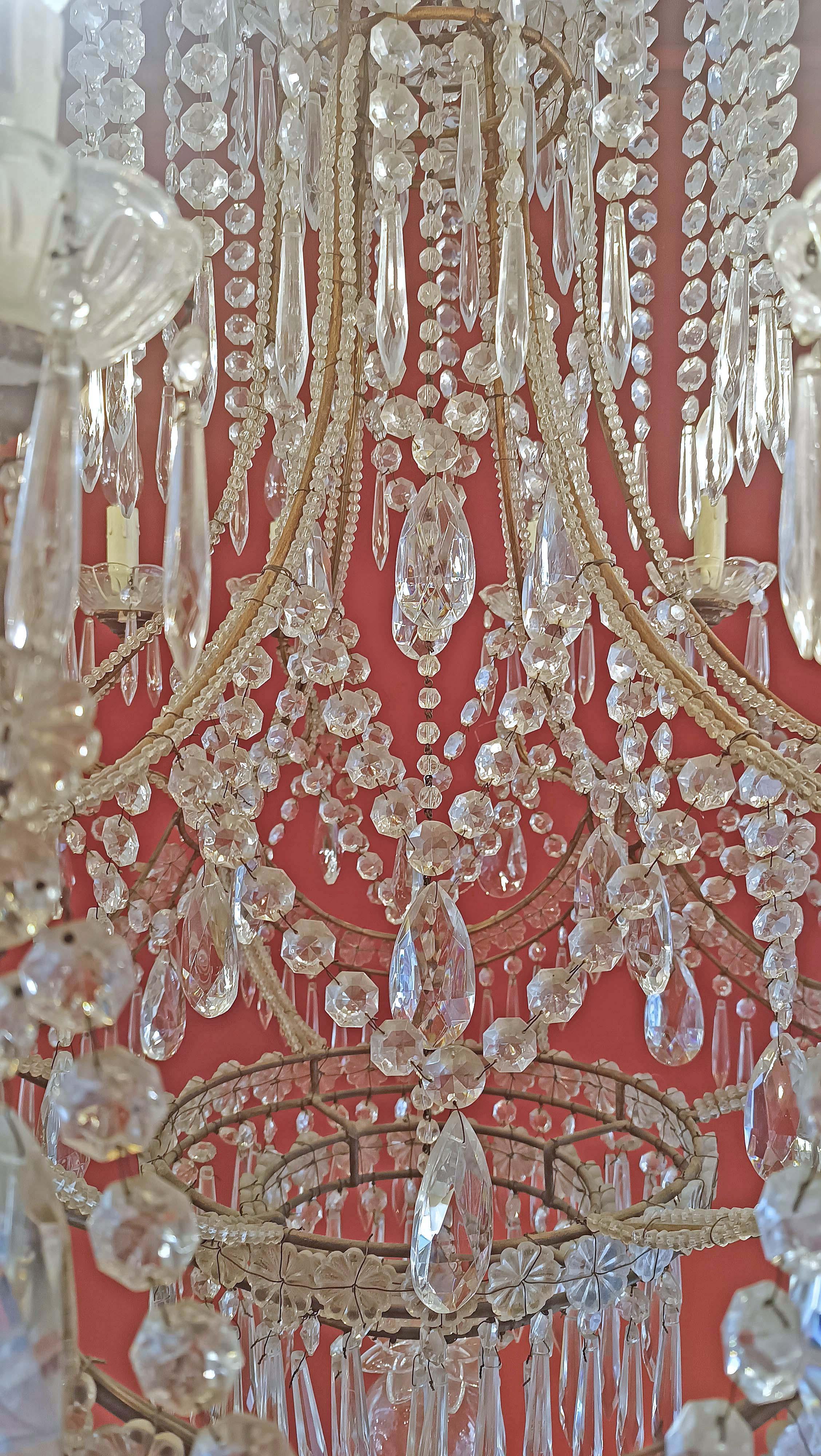 Italian EARLY 20th CENTURY BASKET CHANDELIER CRYSTALS AND GLASS en vente