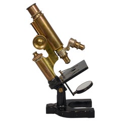 Microscope Bausch and Lomb en laiton du début du XXe siècle