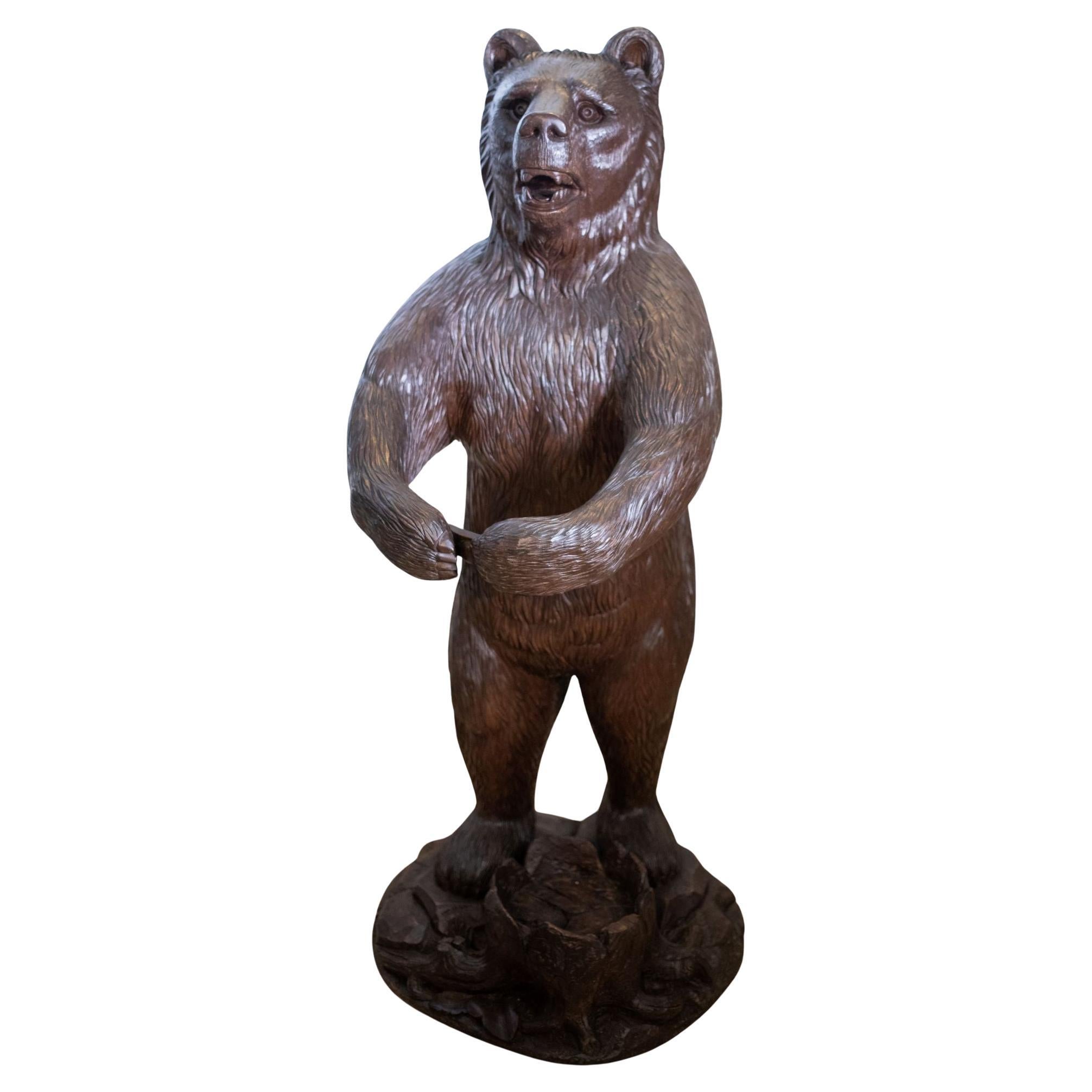 Début du 20ème siècle Sculpture sur pied d
ours Suisse Brienz sculpté Bernois