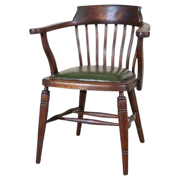 Chaise de bureau en hêtre du début du 20e siècle avec assise en cuir en vente