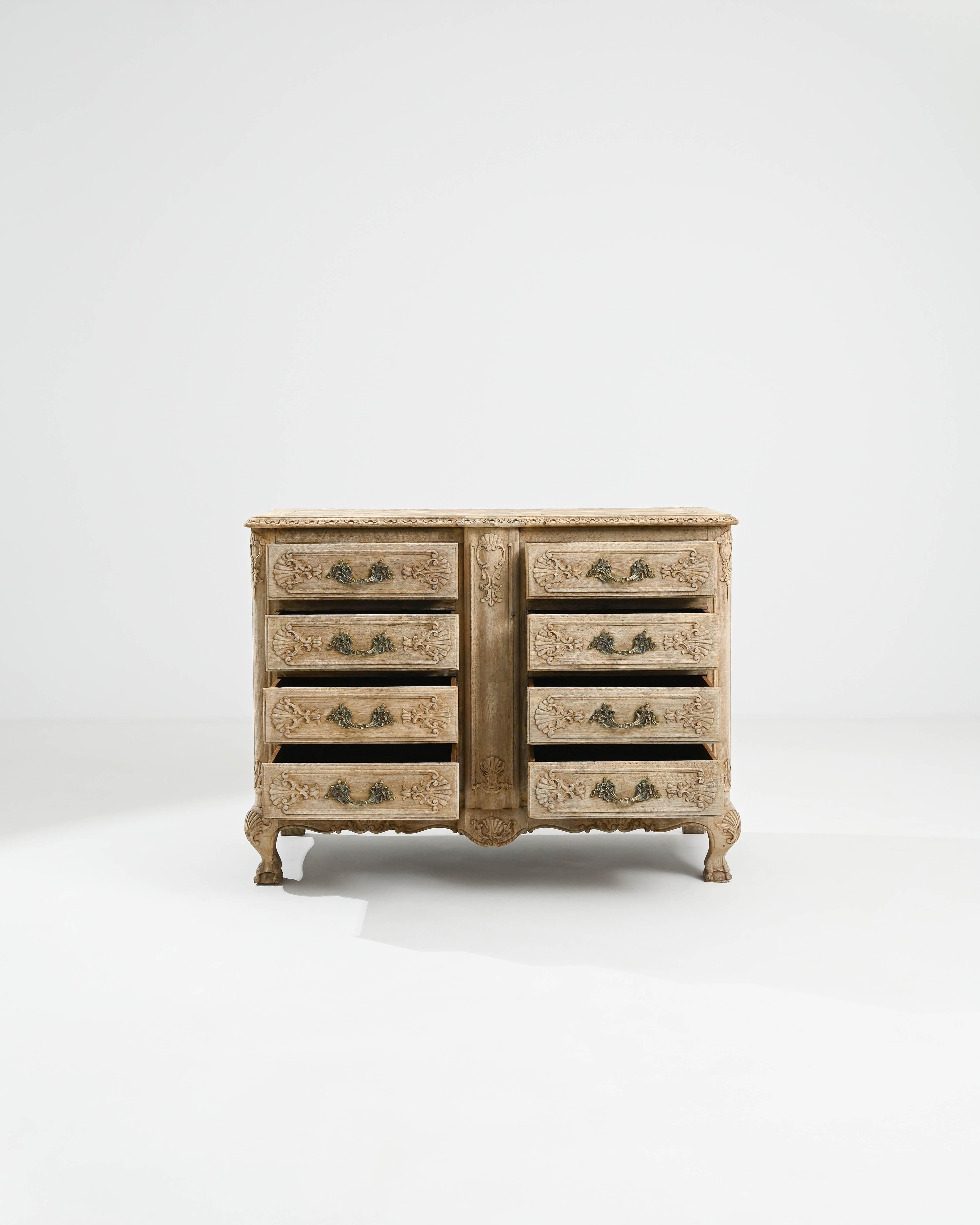 Hand-Carved Early 20th Century Belgian Bleached Oak Chest Of Drawers For Sale