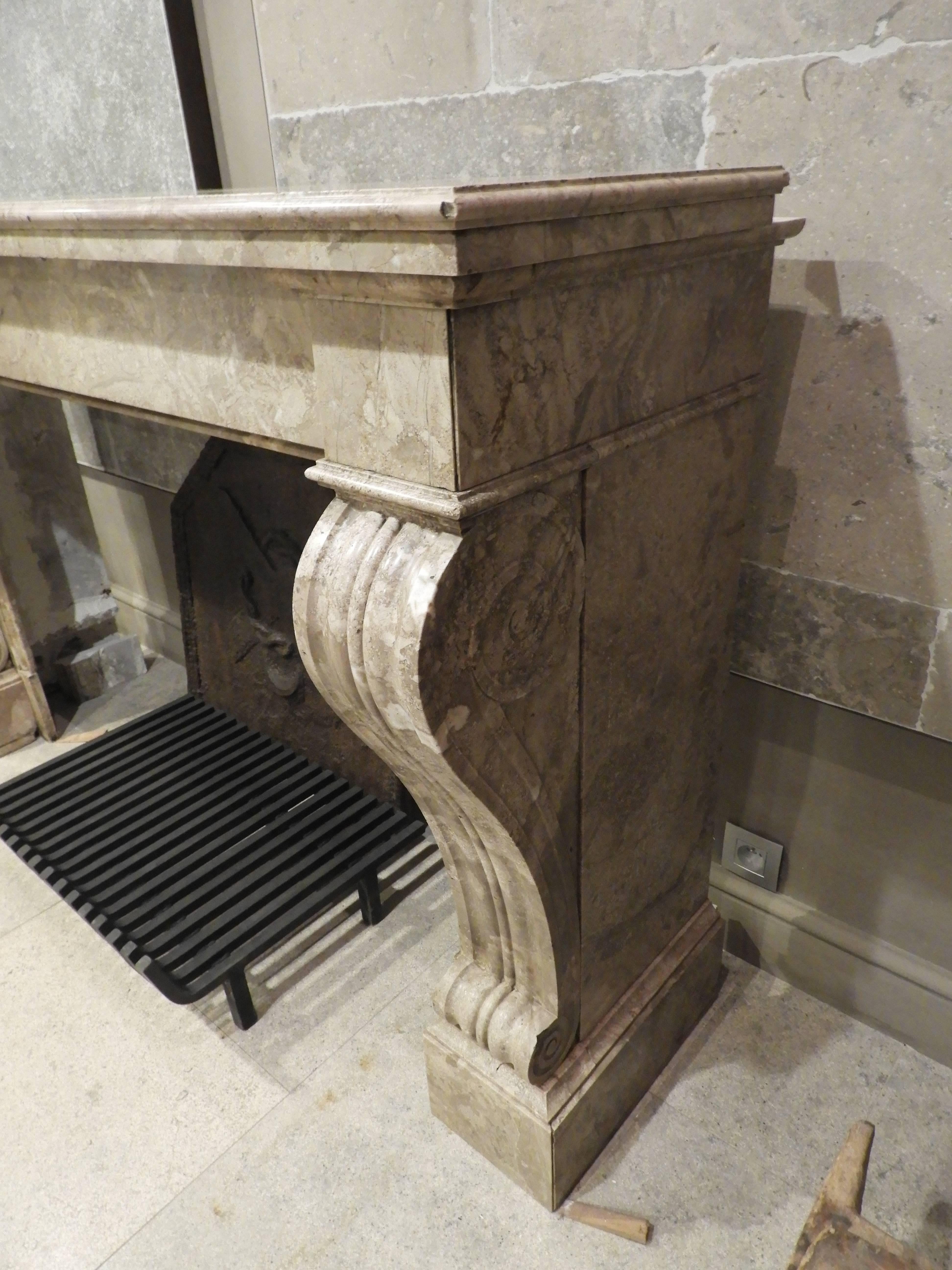 Early 20th Century Belgian Marble Fireplace  For Sale 11