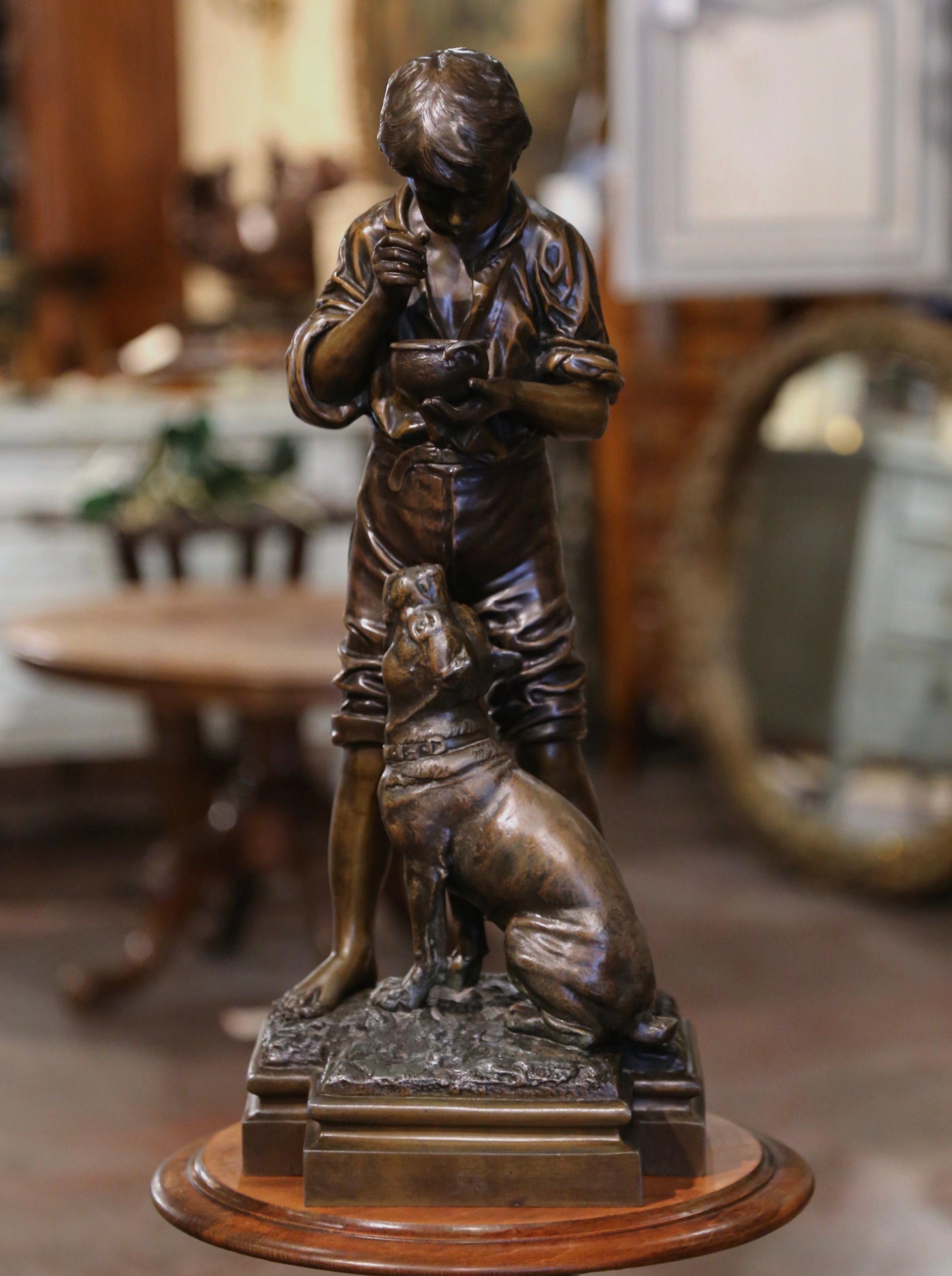 Fait main Sculpture belge du début du 20e siècle en Spelter Boy and Dog signée V. Rousseau  en vente