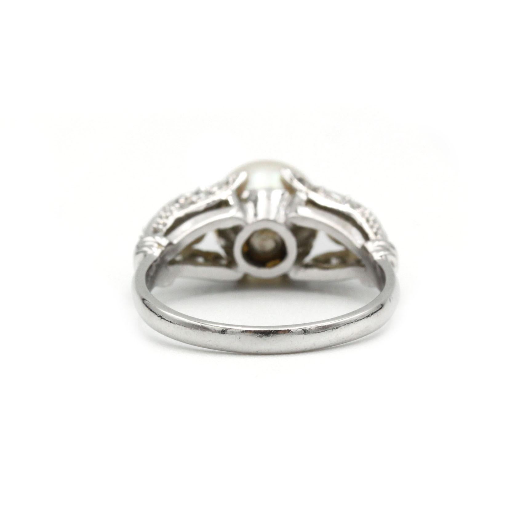 Women's Early 20th Century Belle Époque White Gold Pearl & Diamond Daisy Ring For Sale
