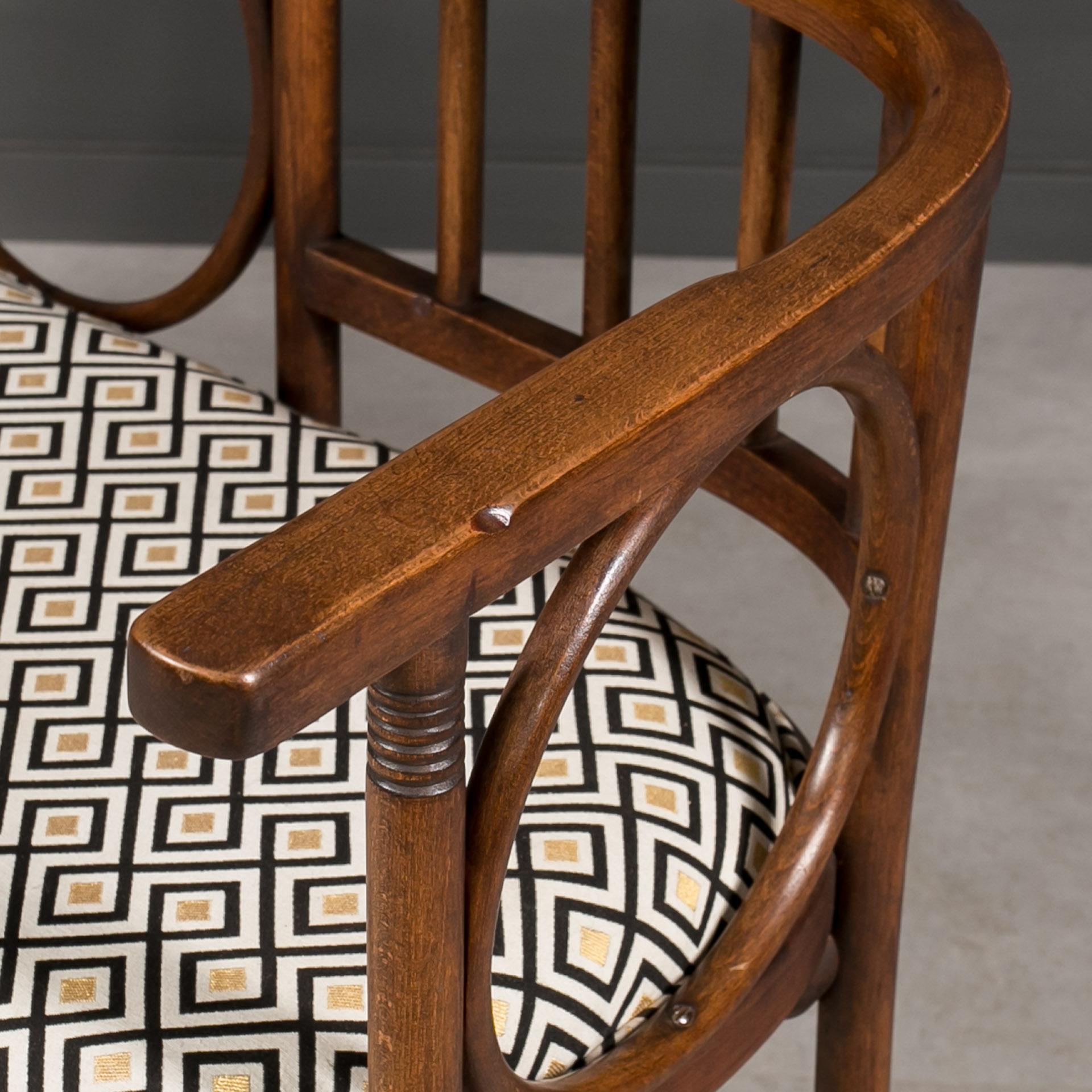 Early 20th Century Bentwood Bench Settee by J. Hoffmann for Thonet - Mundus For Sale 7