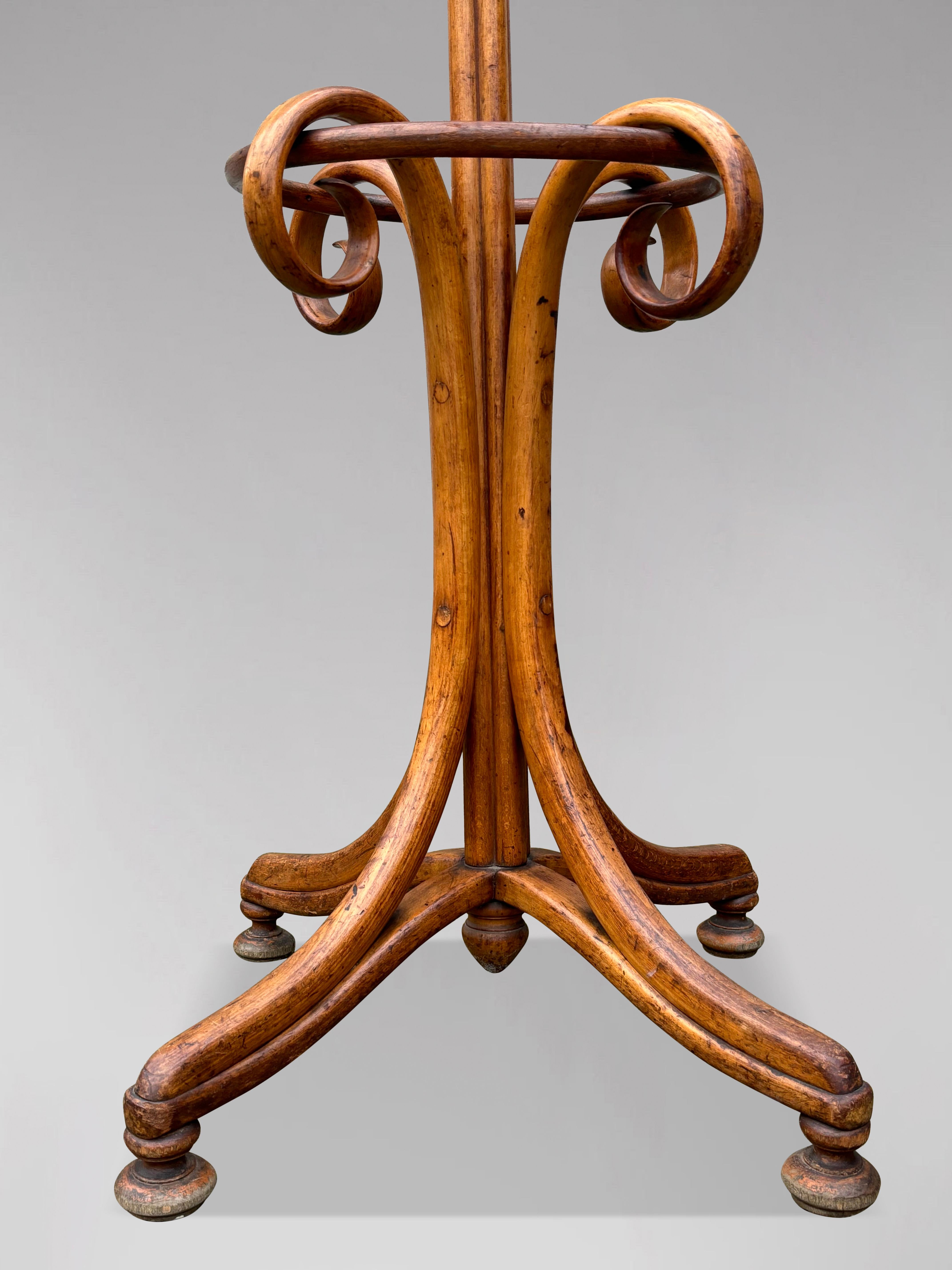 Anfang des 20. Jahrhunderts Thonet Perroquet Garderobenständer aus Bugholz (Französisch)