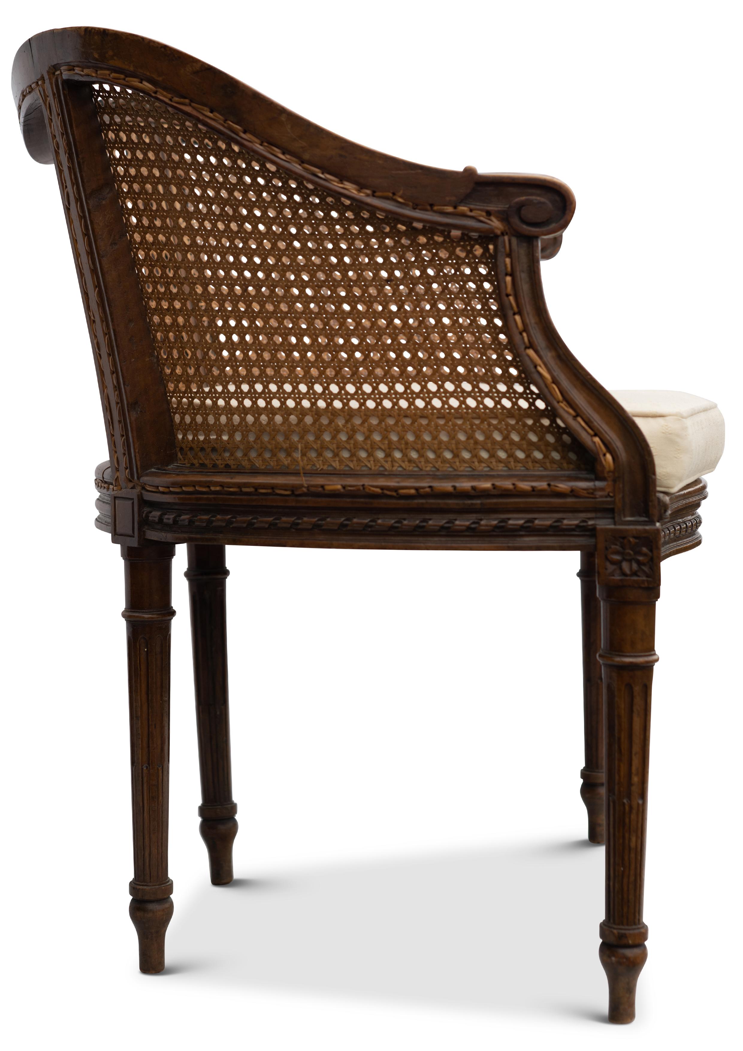 Antique Bergère Beech & Cane Carved Armchair With Cushion & Reeded Legs In Good Condition For Sale In High Wycombe, GB