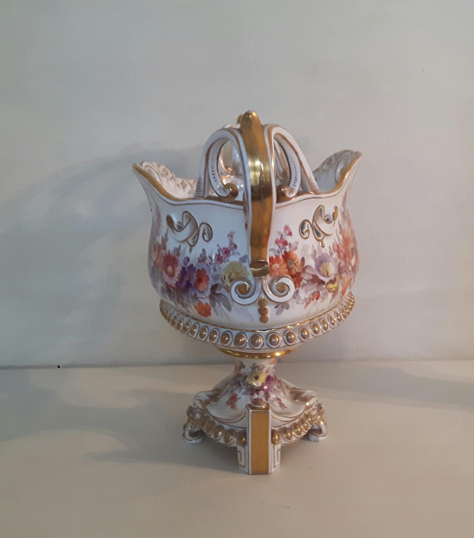 Early 20th Century Berlin Center Piece In Excellent Condition For Sale In London, GB