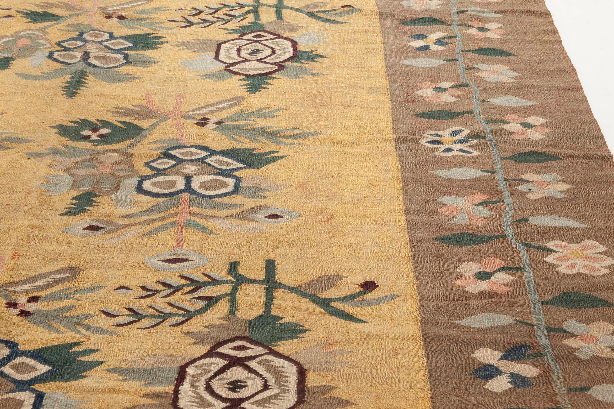 Hand-Knotted Early 20th Century Bessarabian Floral Rug For Sale