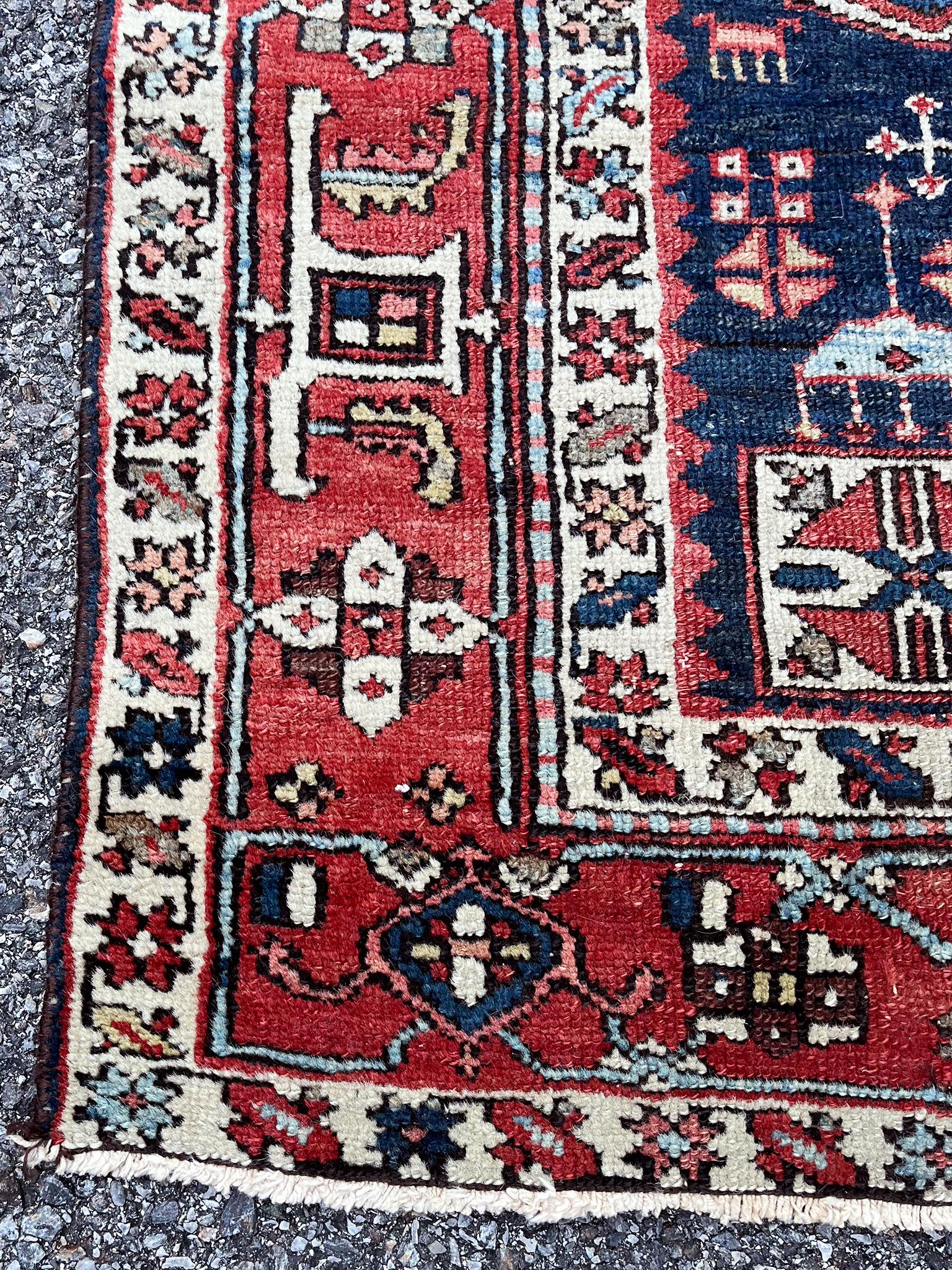 Early 20th Century Bibikabad Rug In Good Condition For Sale In New York, NY