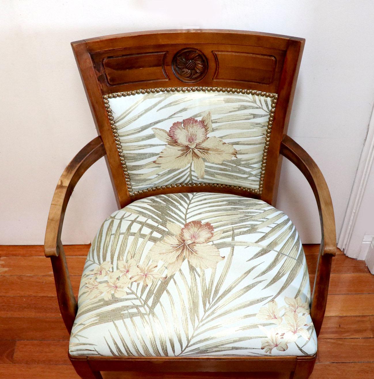 German Early 20th Century Biedermeier Style Open Armchair in Orchid Botanical Silk For Sale