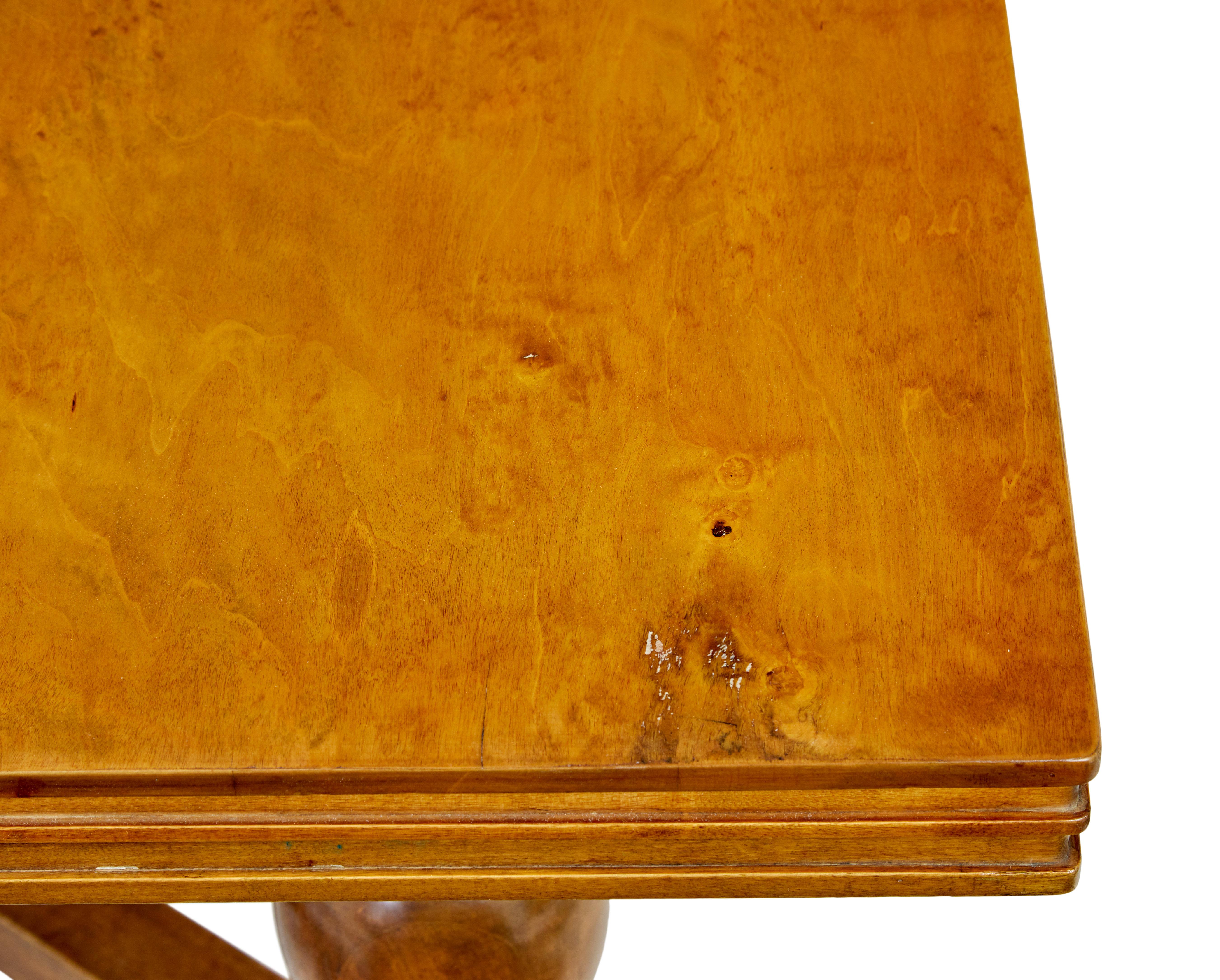 Early 20th Century Birch Extending Dining Table For Sale 3