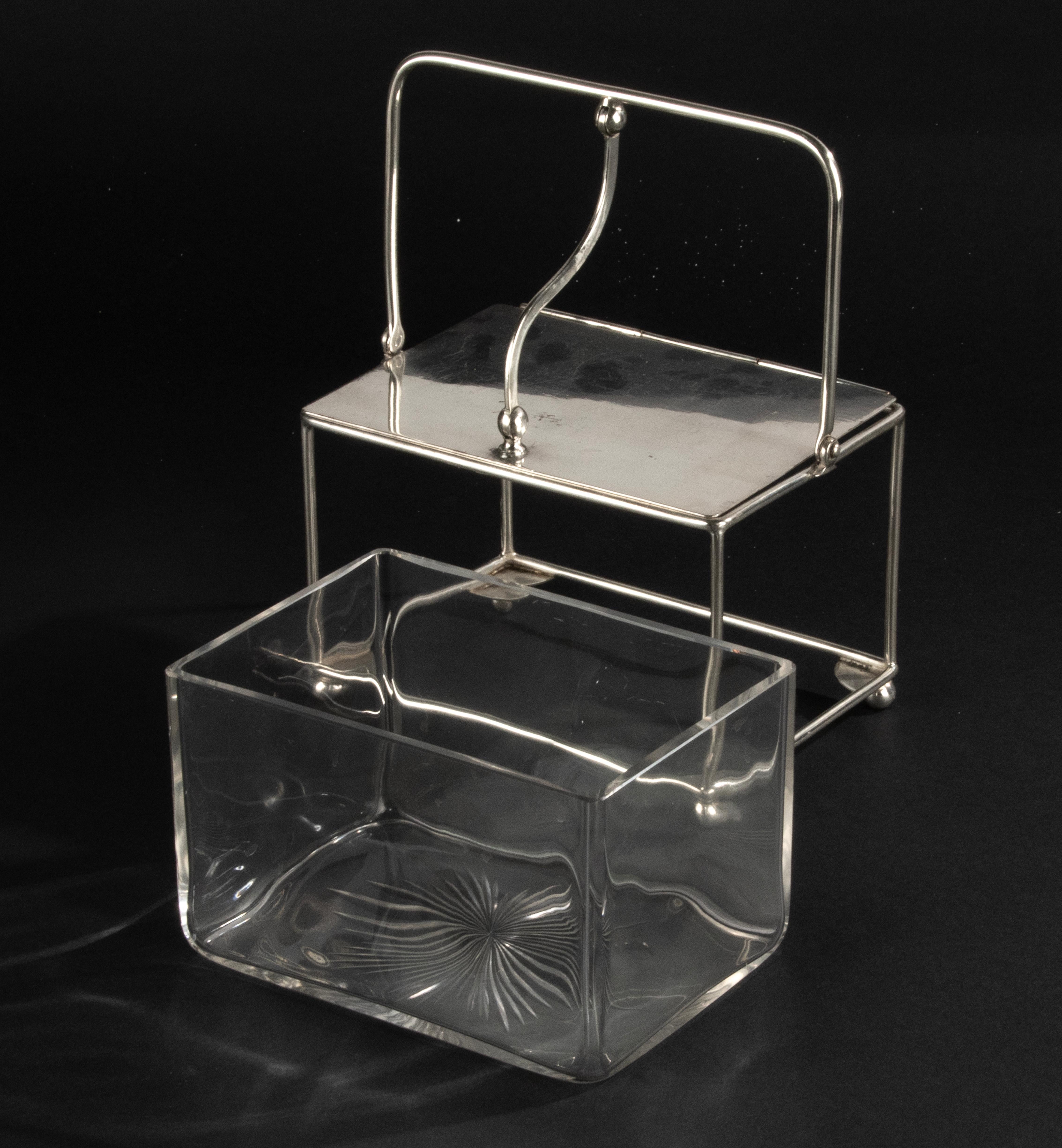 Biskuitglas des frühen 20. Jahrhunderts – versilbert und mit Kristall  im Angebot 2