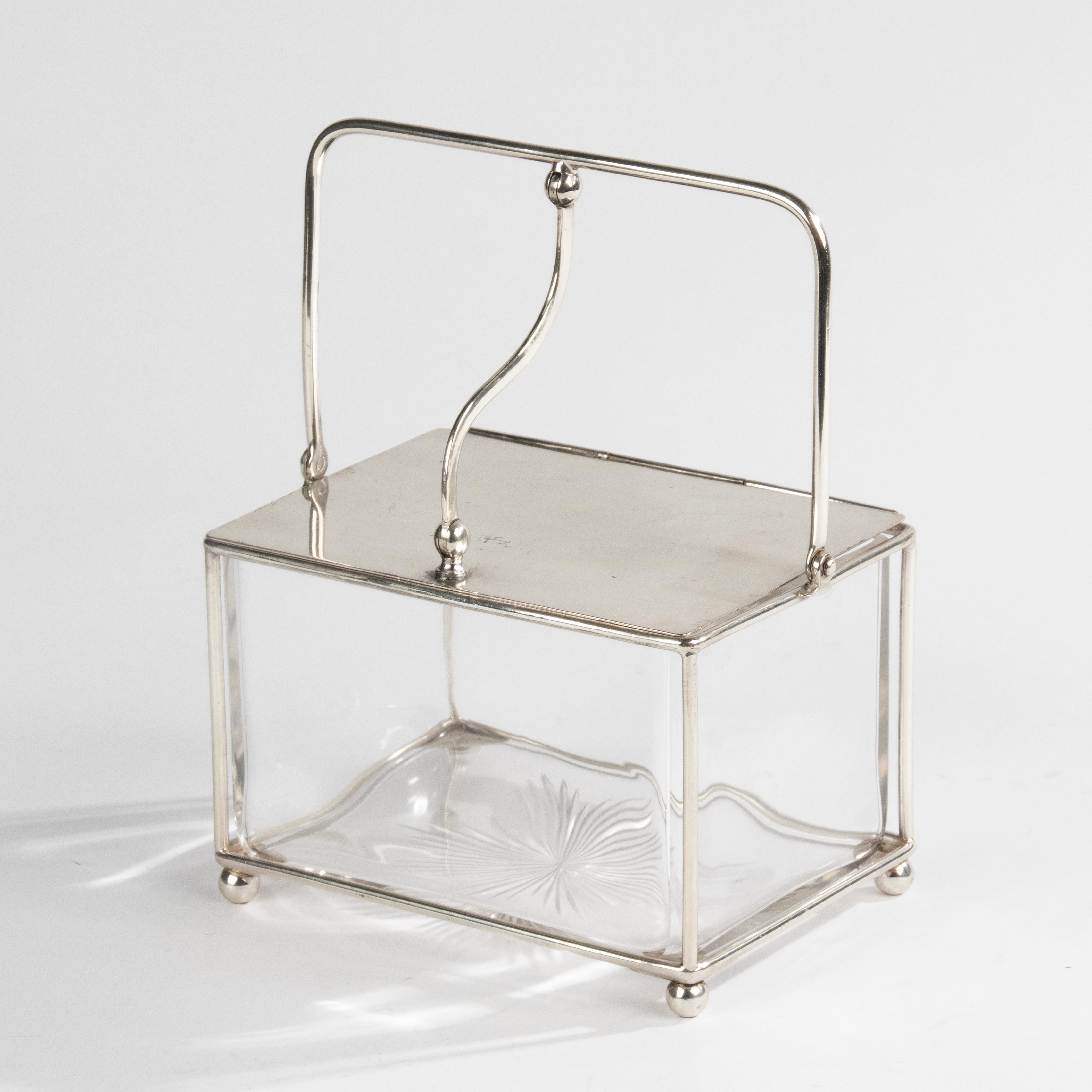 Biskuitglas des frühen 20. Jahrhunderts – versilbert und mit Kristall  im Angebot 6