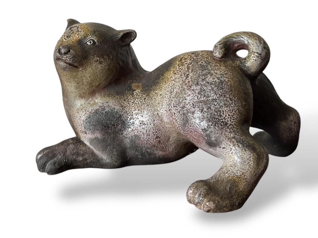 Escultura de perro de cerámica de loza Bizen de principios del siglo XX en venta 12
