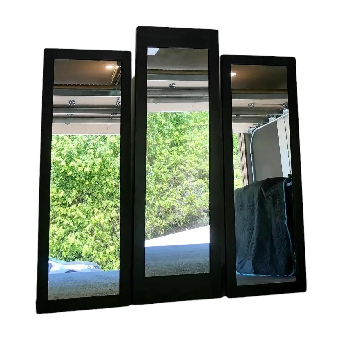 Early 20th Century Black Department Store Trifold Mirror In Good Condition For Sale In West Hollywood, CA