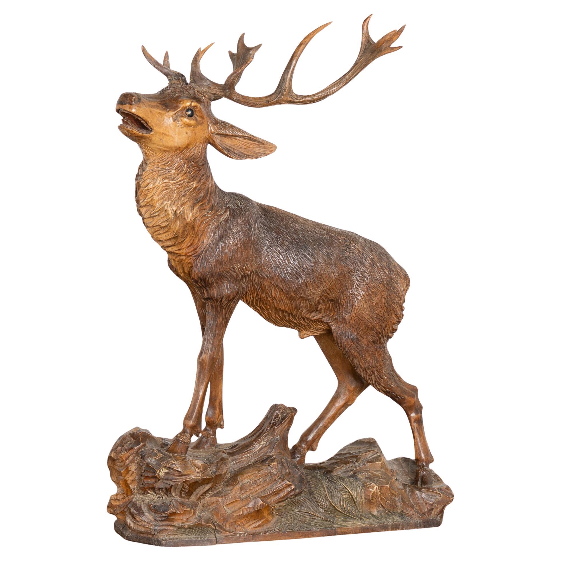 Elan sculpté à la main au début du 20e siècle, Black Forest, Allemagne