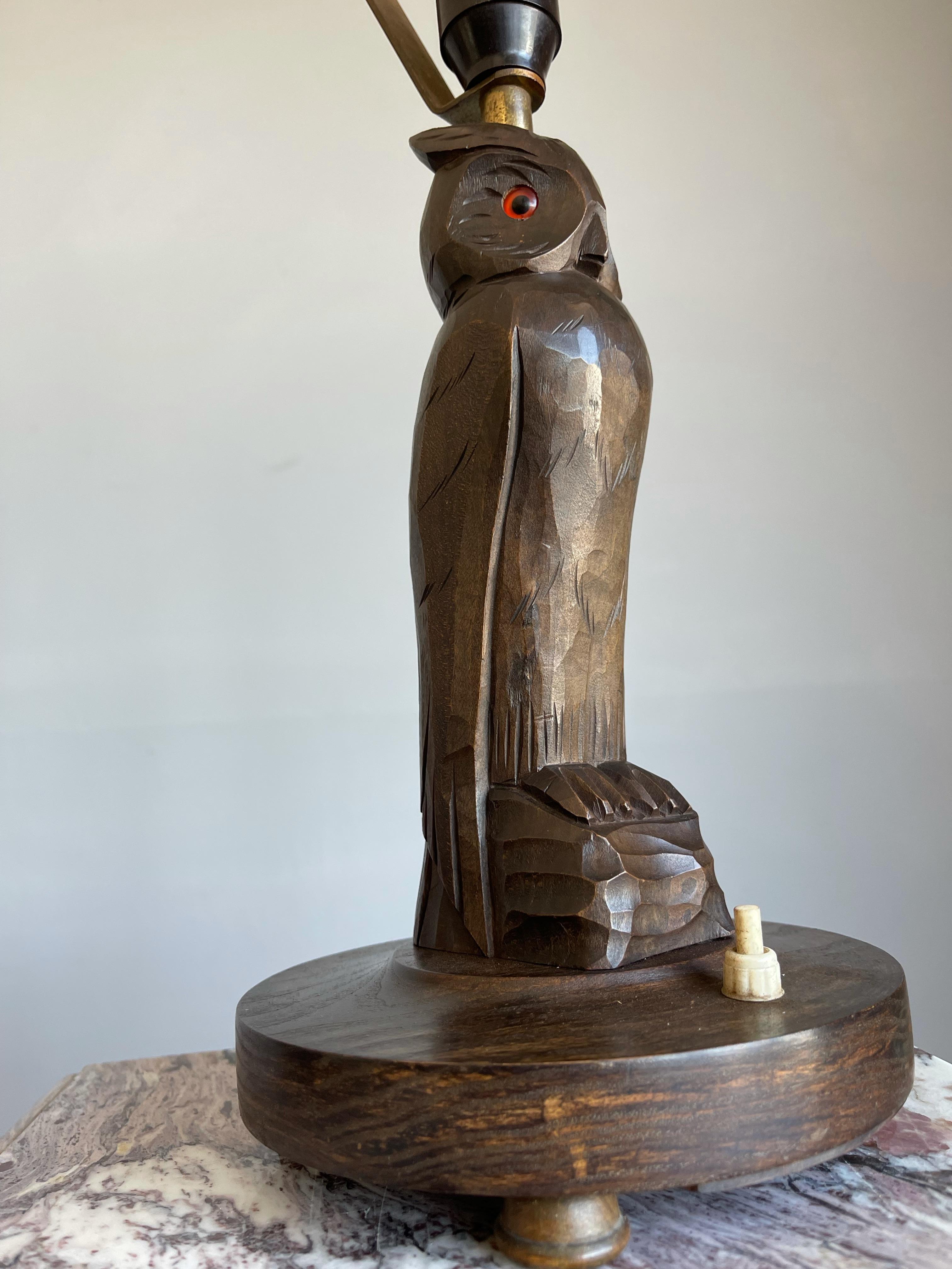 Rare Antique Art Deco Style Carved Wood Owl Sculpture Table Lamp or Desk Lamp In Good Condition For Sale In Lisse, NL