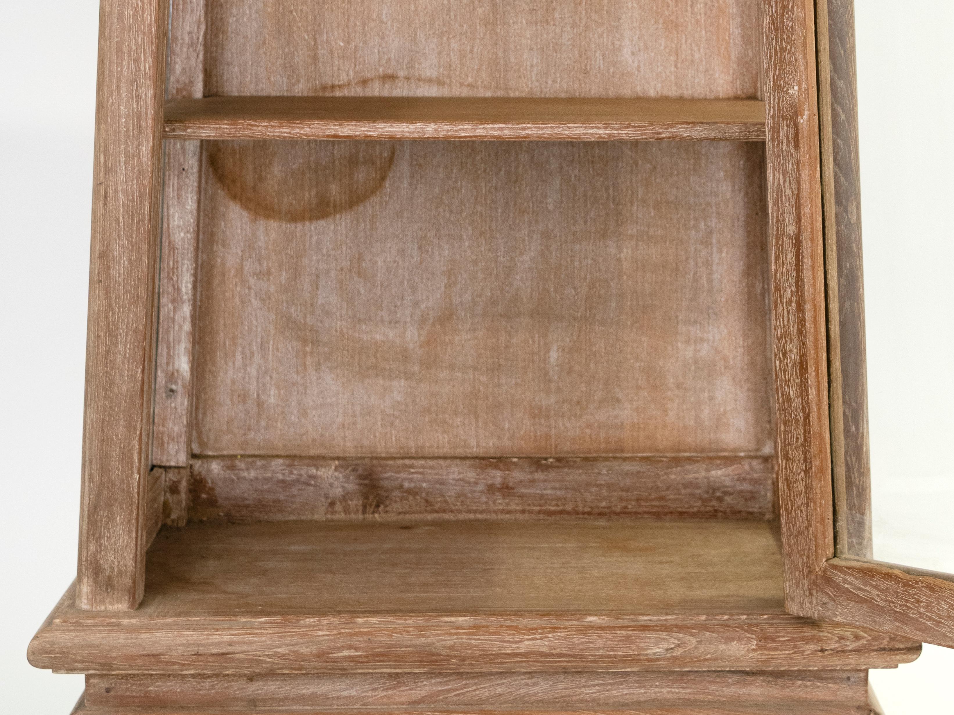 Vetro Gabinetto delle curiosità belga sbiancato dei primi del Novecento in vendita