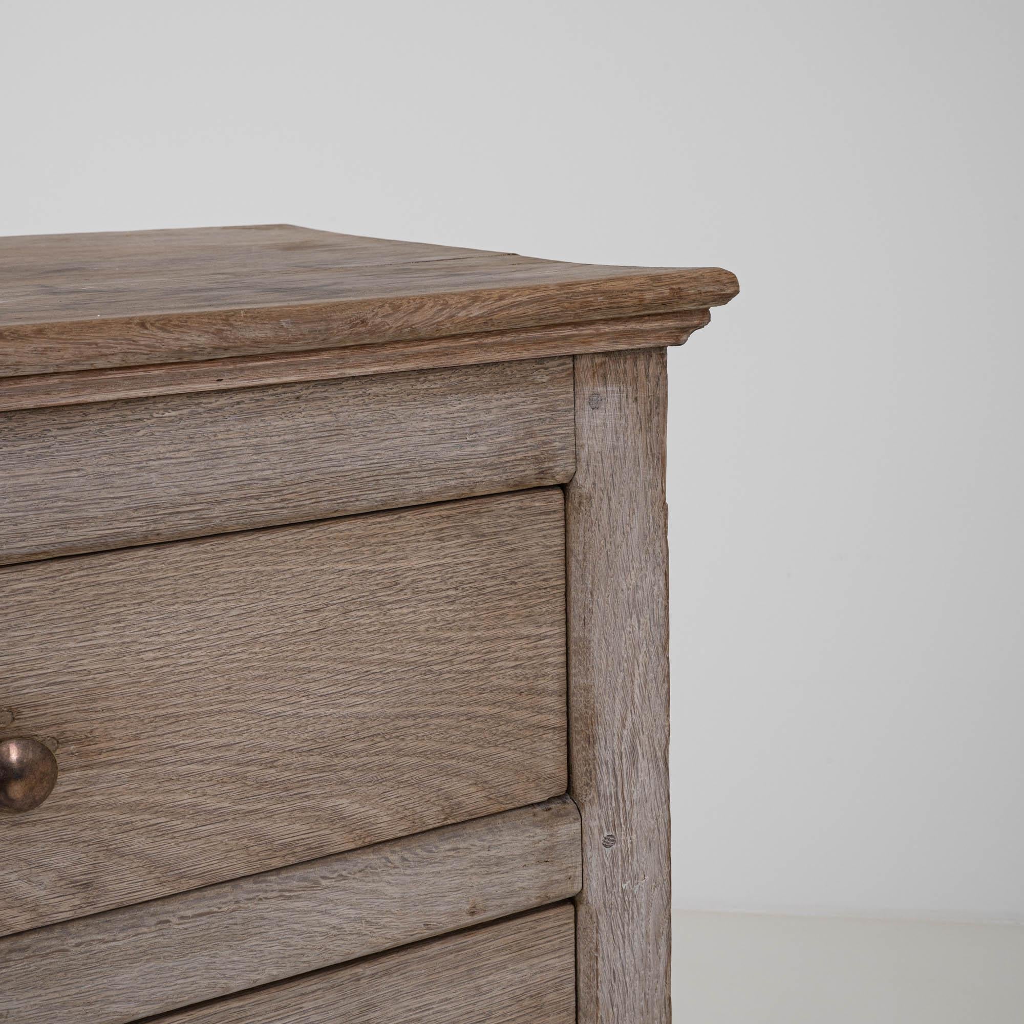 Early 20th Century Bleached Oak Chest Of Drawers For Sale 6