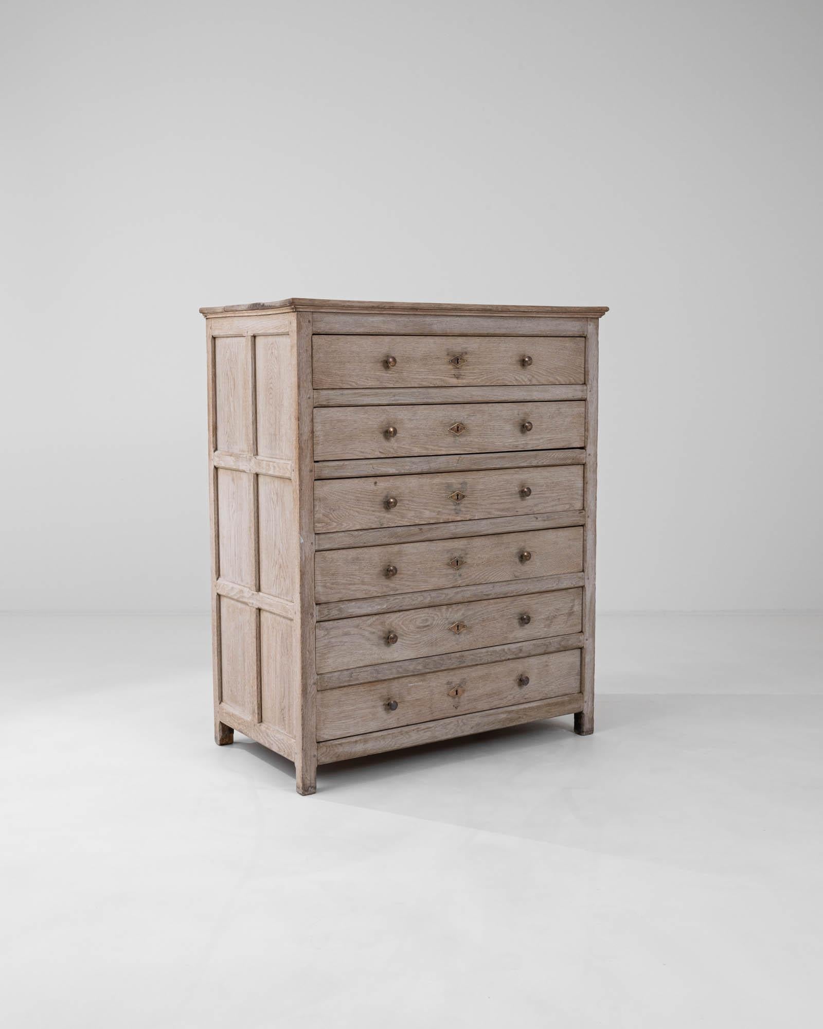 Early 20th Century Bleached Oak Chest Of Drawers In Good Condition For Sale In High Point, NC