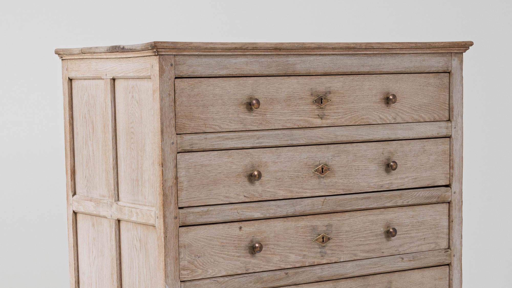 Early 20th Century Bleached Oak Chest Of Drawers For Sale 5