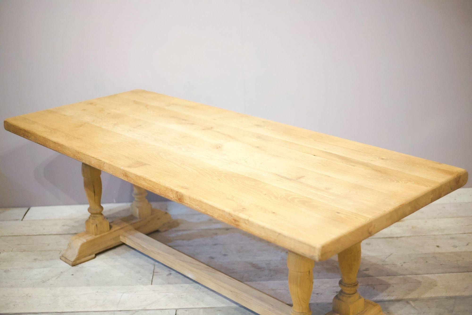 Early 20th Century Bleached Oak Dining Table In Excellent Condition In Malton, GB