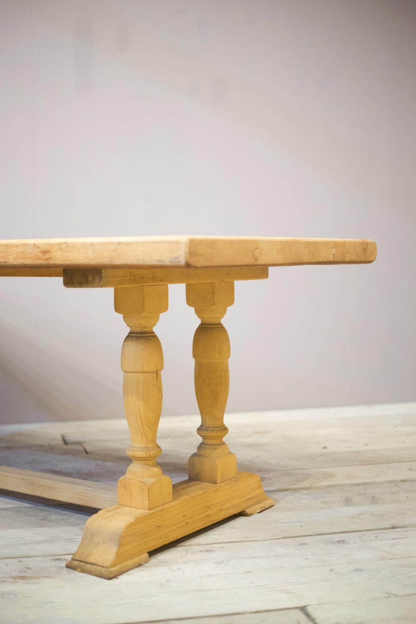 Early 20th Century Bleached Oak Dining Table 1