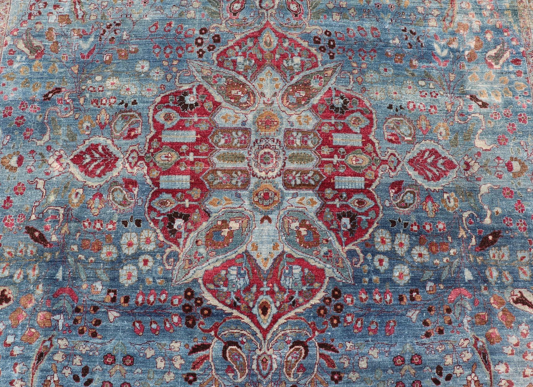 Début du 20e siècle, tapis ancien persan Khorassan à fond bleu avec médaillon en vente 5