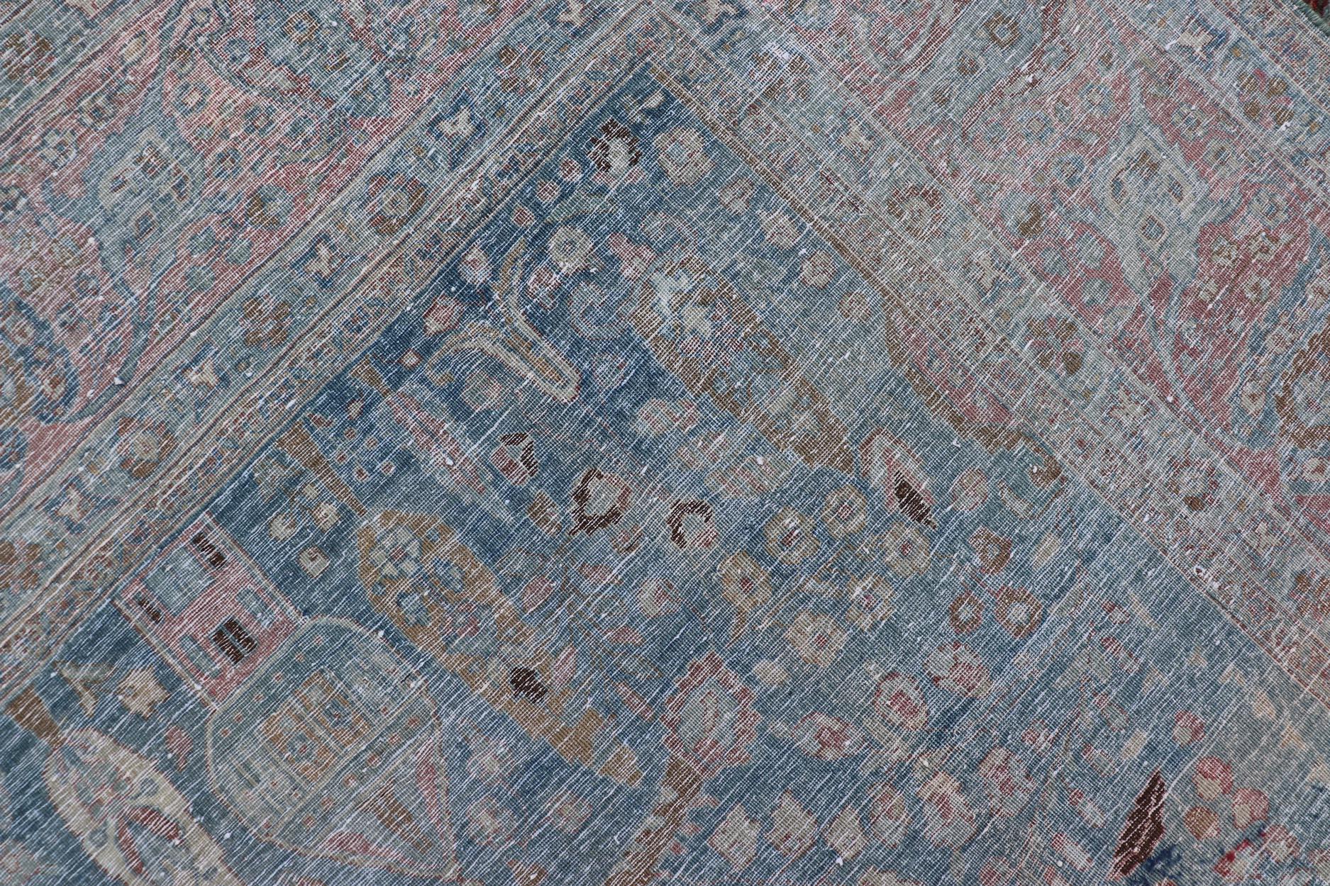 Début du 20e siècle, tapis ancien persan Khorassan à fond bleu avec médaillon Bon état - En vente à Atlanta, GA
