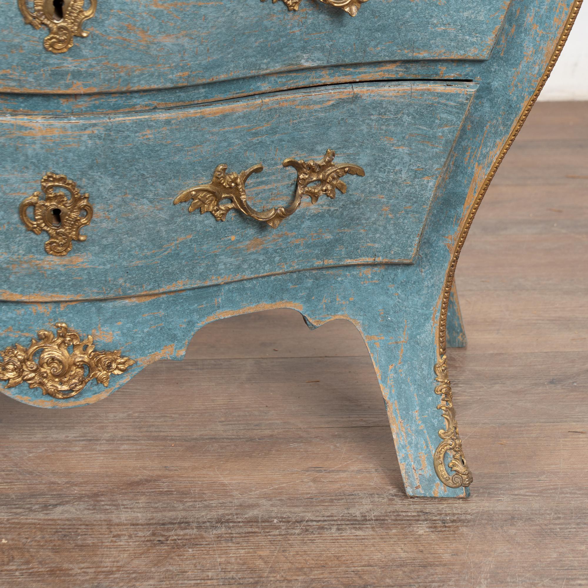 Early 20th Century Blue Painted Bombay Commode Chest of Three Drawers, Sweden For Sale 7