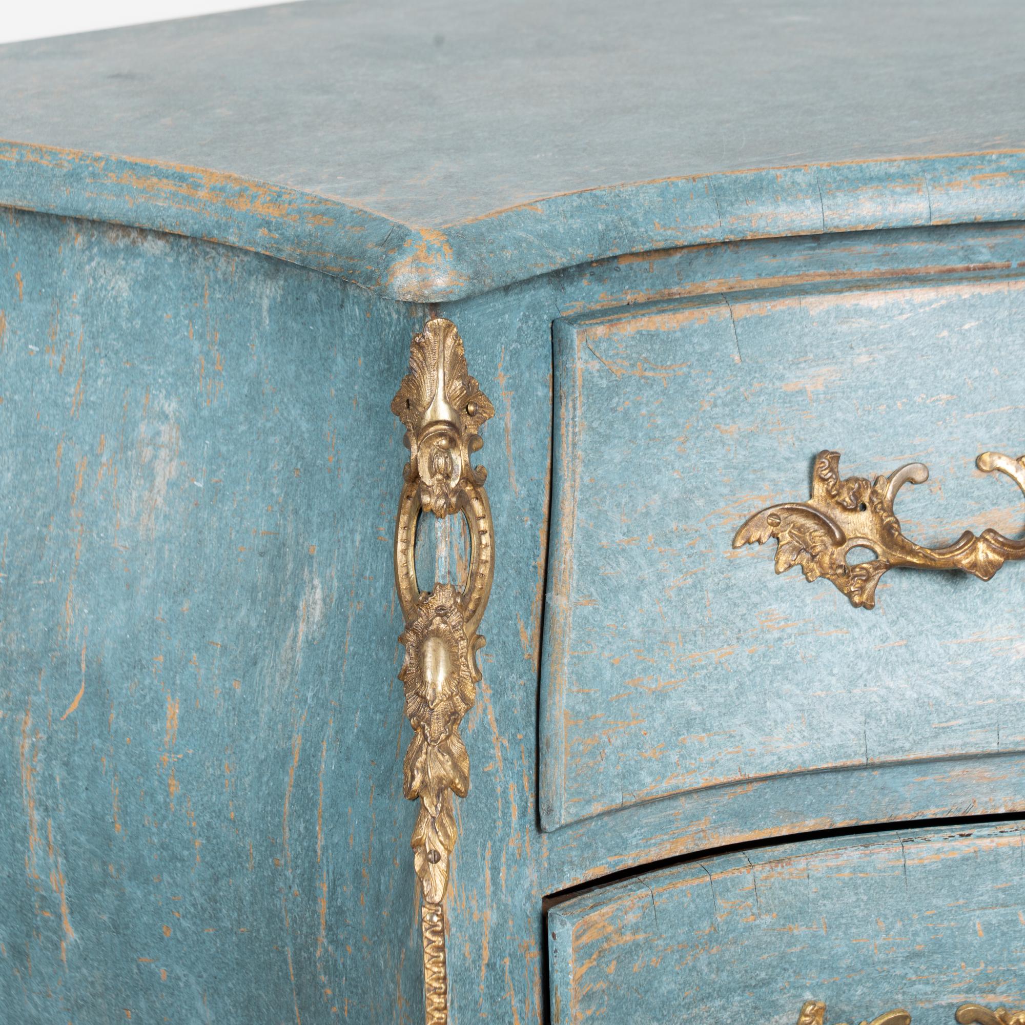 Early 20th Century Blue Painted Bombay Commode Chest of Three Drawers, Sweden For Sale 1
