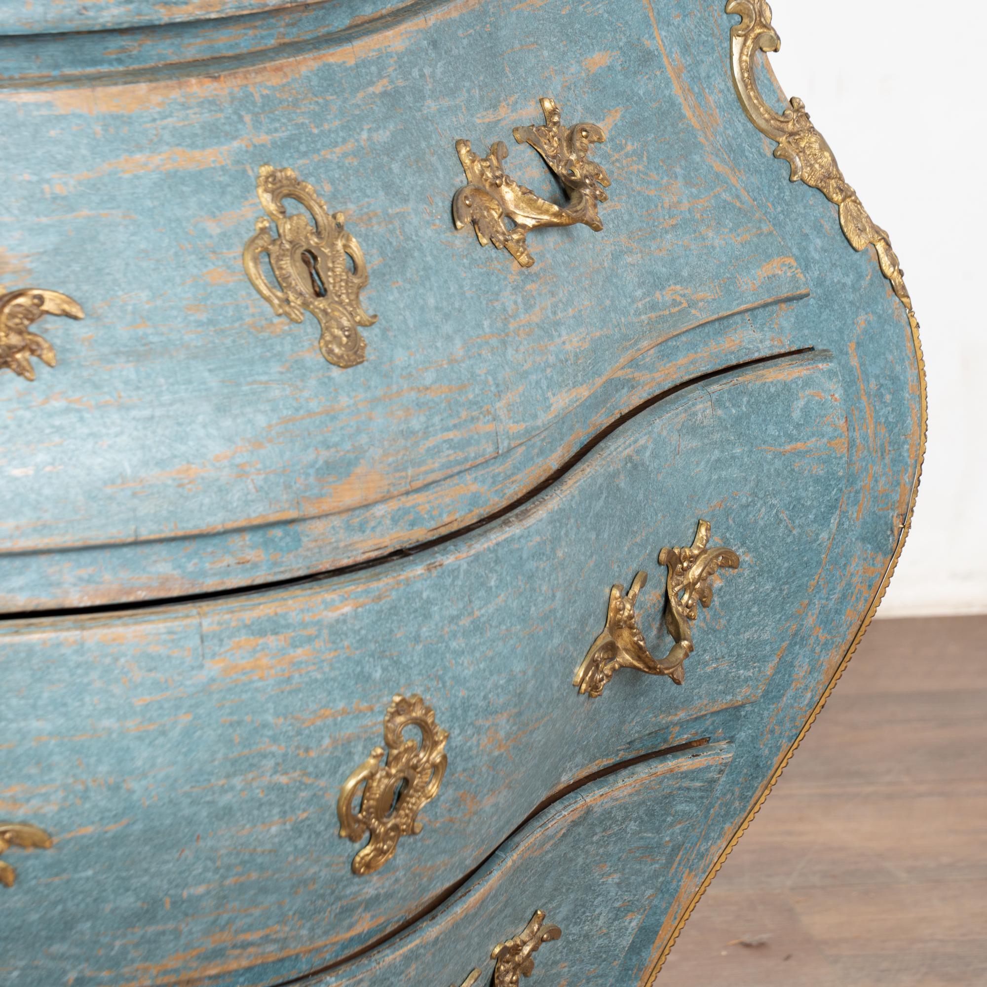 Early 20th Century Blue Painted Bombay Commode Chest of Three Drawers, Sweden For Sale 3