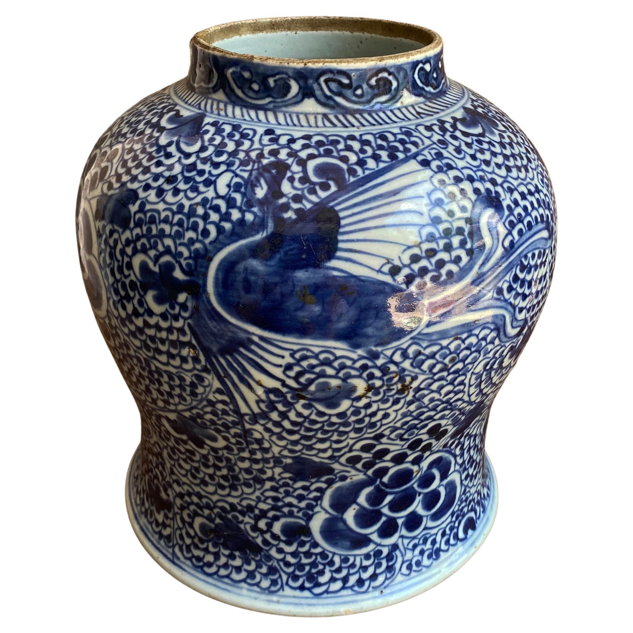 Pot en porcelaine chinoise bleu et blanc du début du 20e siècle avec motif peint à la main