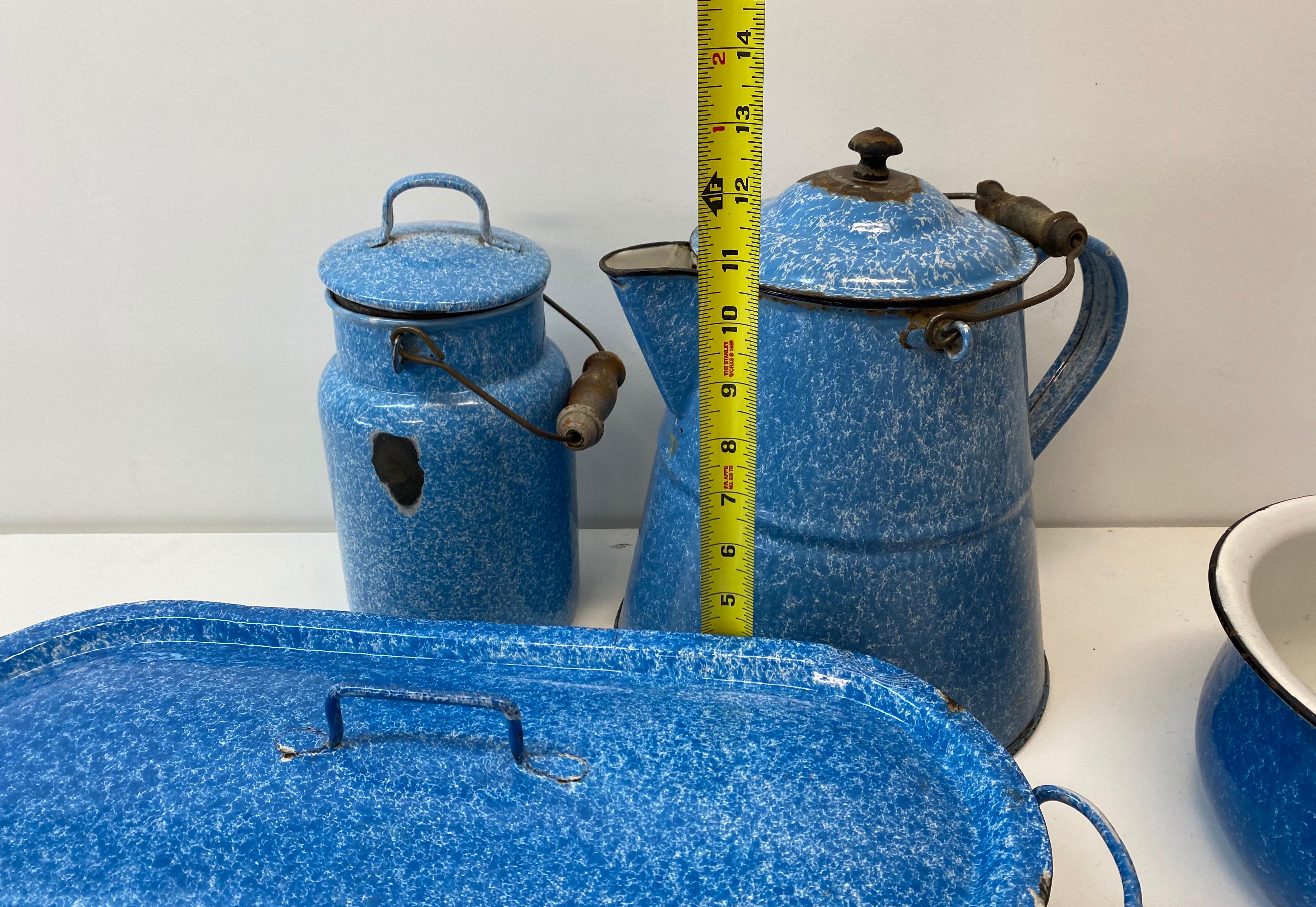 Six pièces de granit bleu et blanc du début du XXe siècle en vente 2