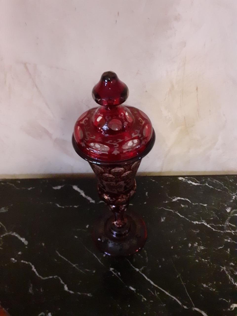 Early 20th Century Bohemian Crystal Sweetmeat Vase, 1900s In Good Condition In LEGNY, FR