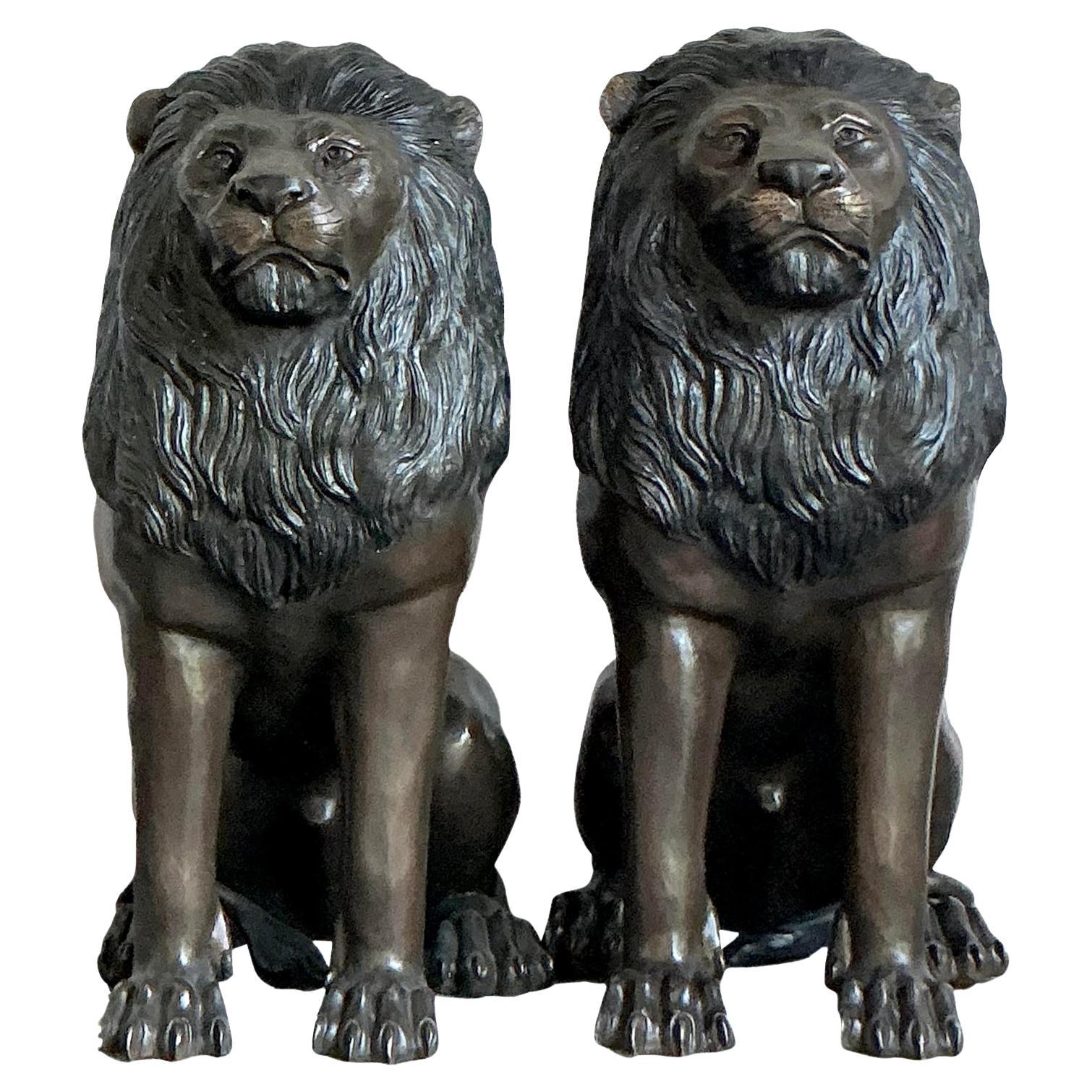 Statue di leoni in bronzo monumentali Boho dei primi del Novecento - una coppia