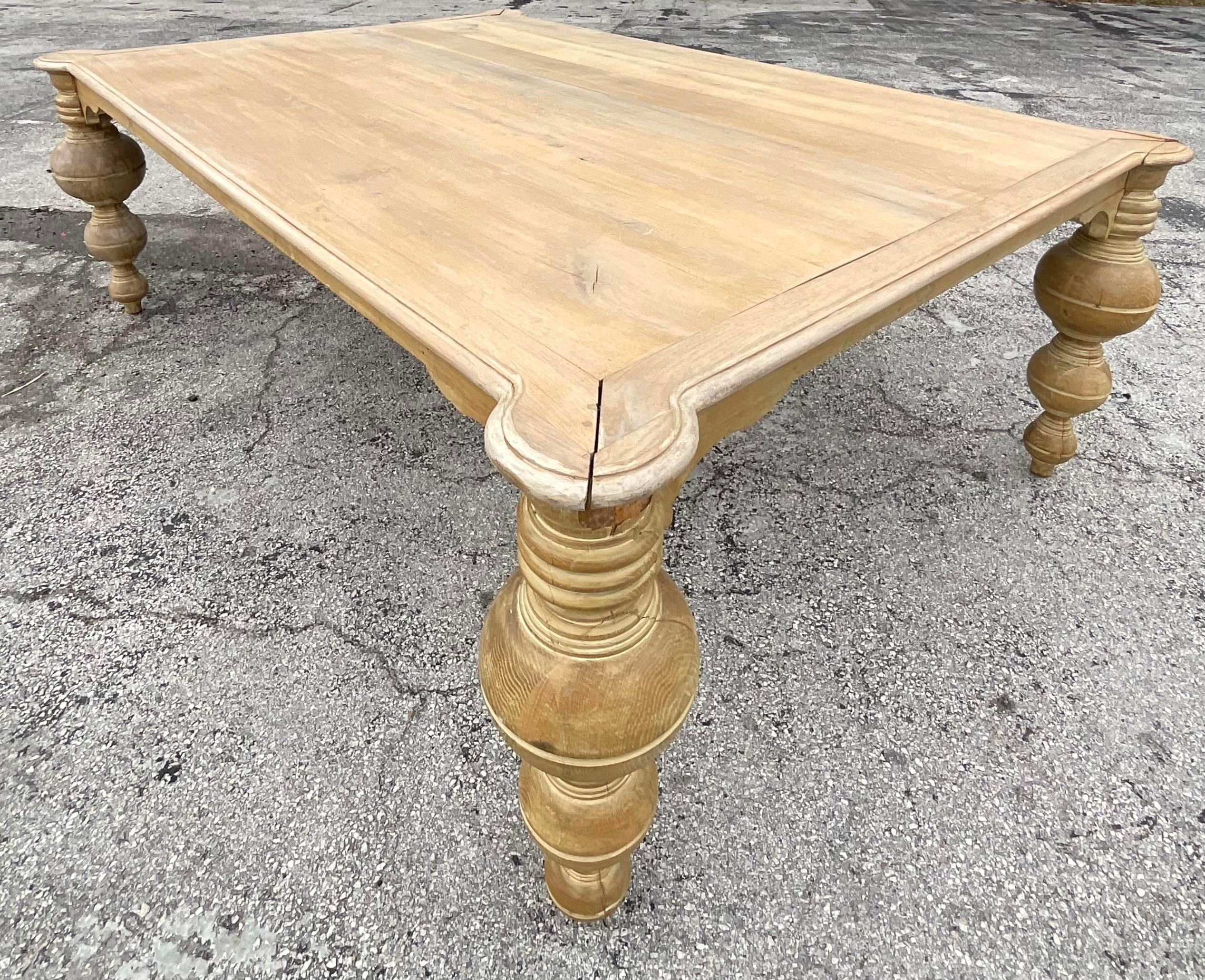 Bois Table de ferme monumentale Boho du début du 20e siècle à pieds tournés en vente