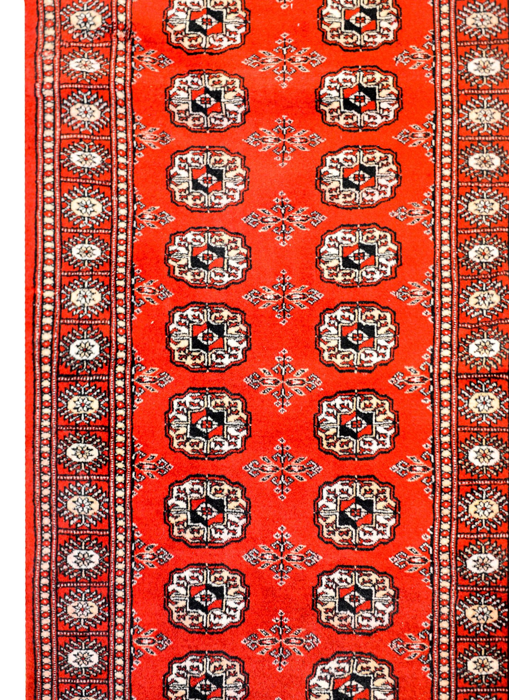 Bokhara-Läufer des frühen 20. Jahrhunderts (Pakistanisch) im Angebot
