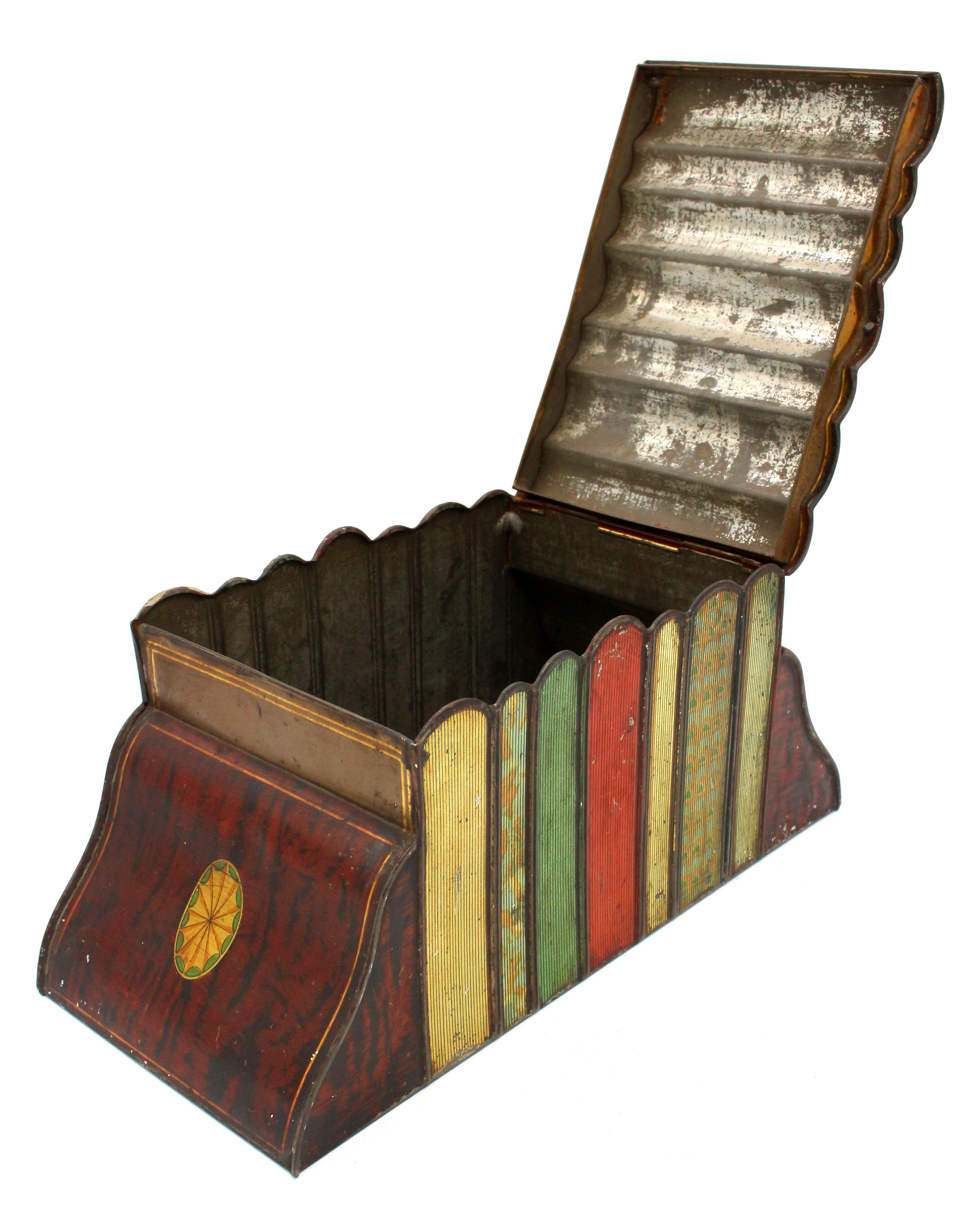 Early 20th Century Books & Bookend Form Biscuit Tin by Huntley & Palmers In Good Condition For Sale In Chapel Hill, NC
